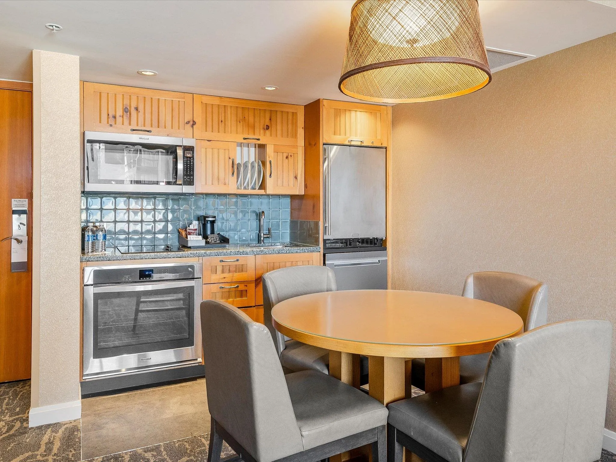 978 4090 Whistler Way