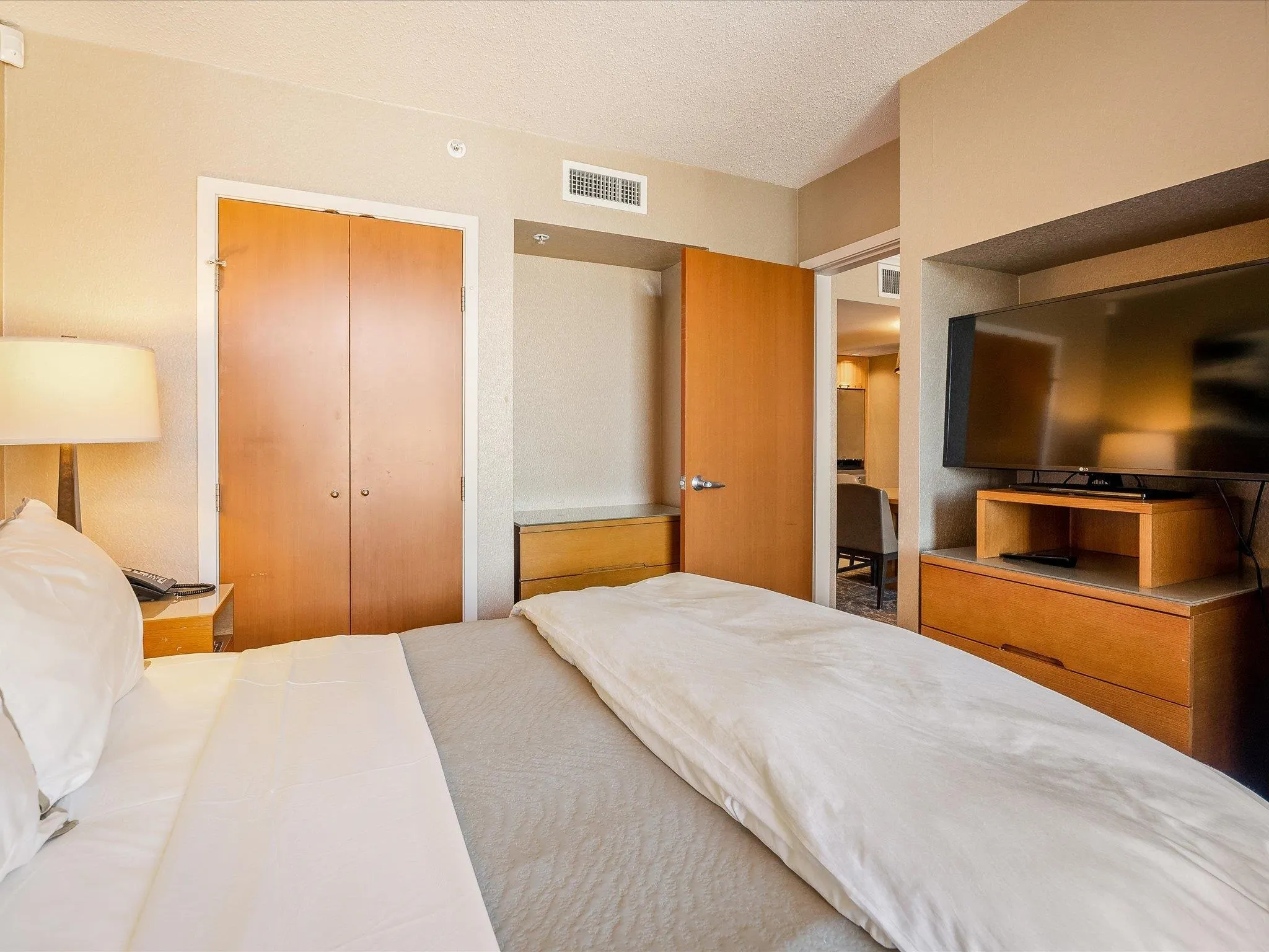 978 4090 Whistler Way