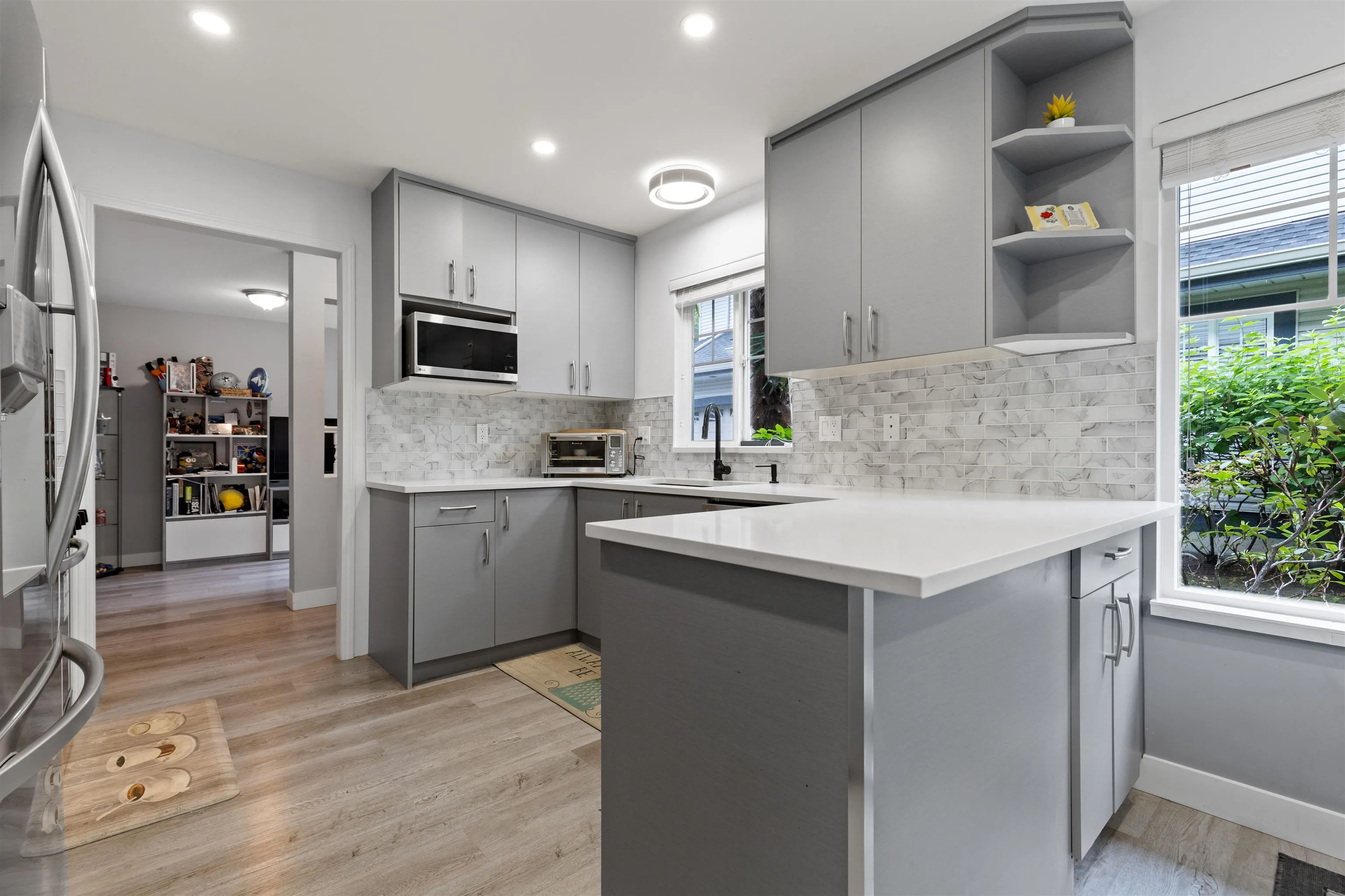 8 8111 160 Street