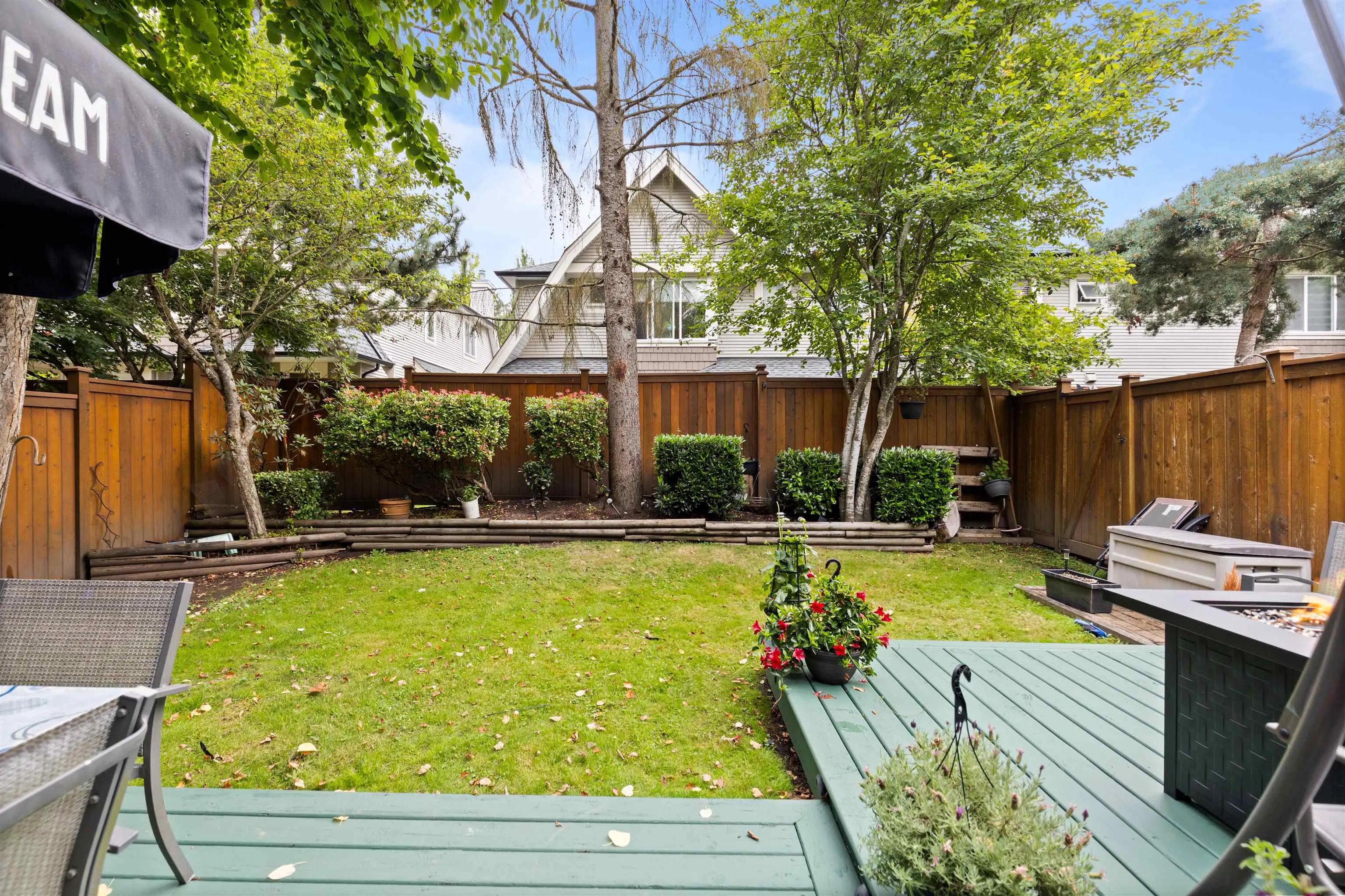 8 8111 160 Street