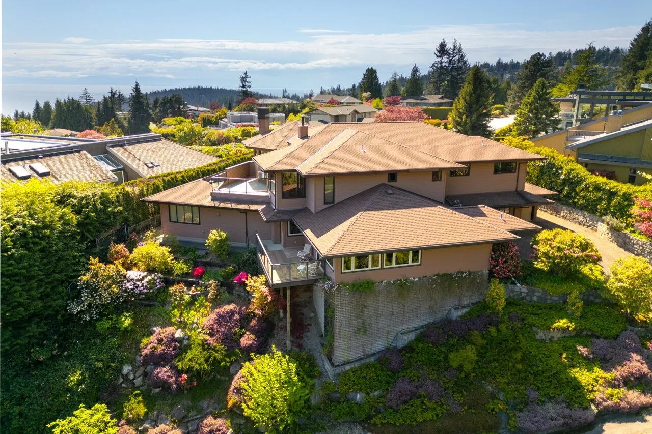 4228 Rockridge Crescent