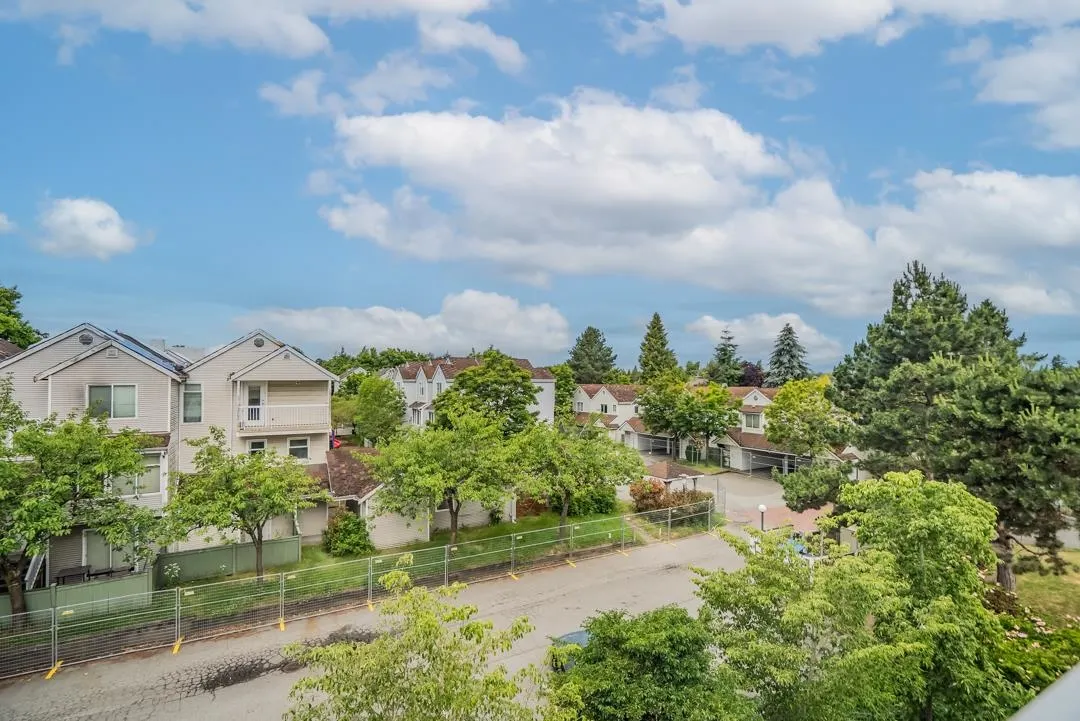 23 5661 Ladner Trunk Road