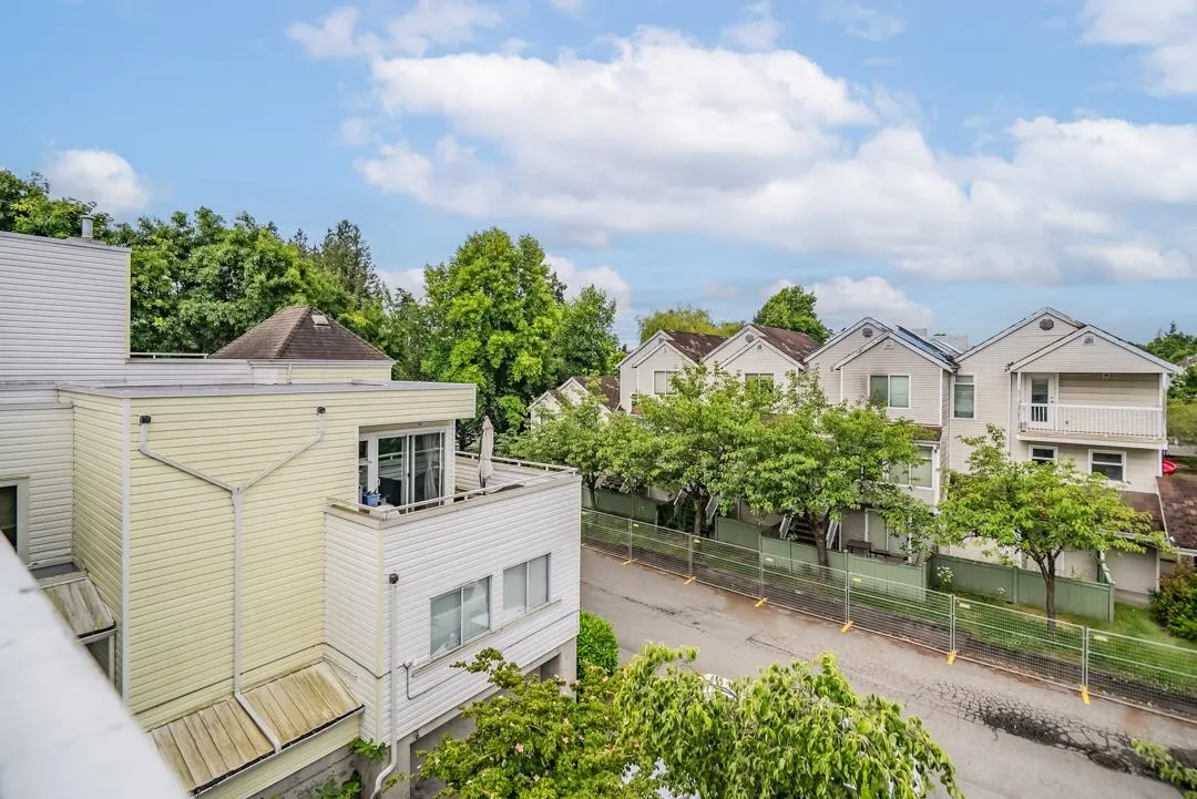 23 5661 Ladner Trunk Road