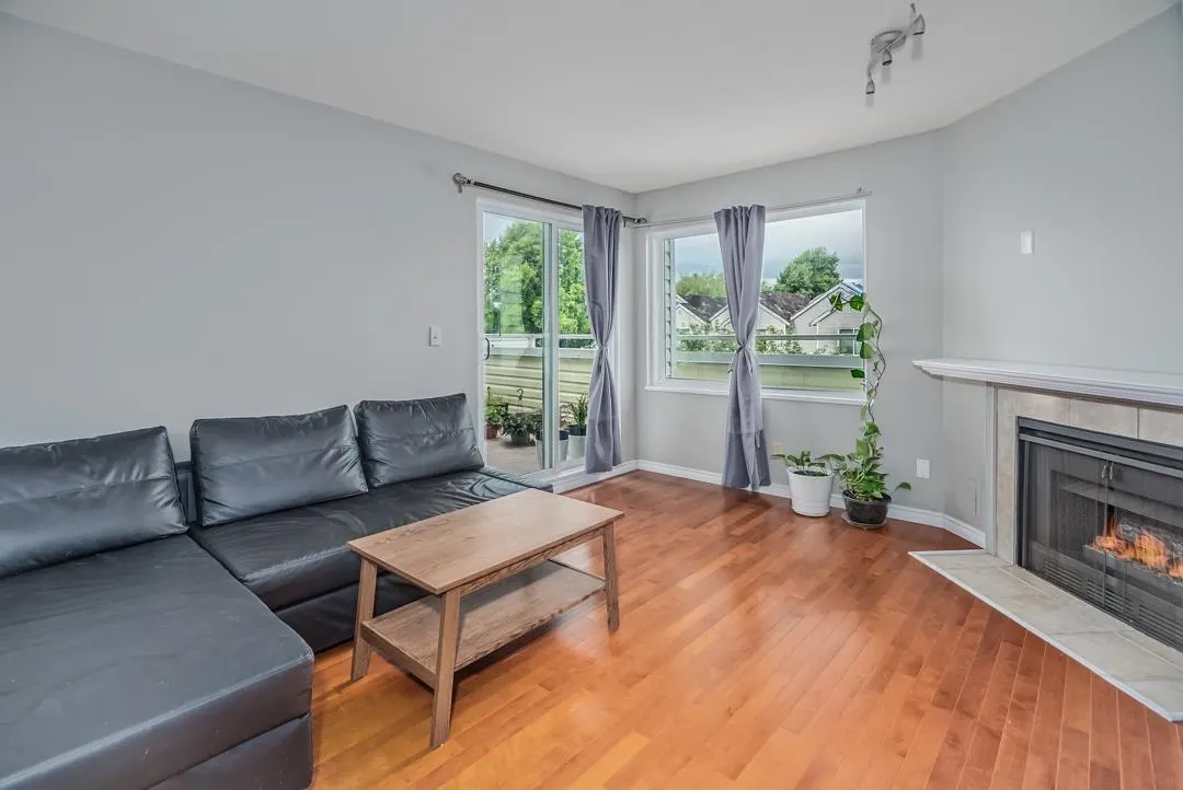 23 5661 Ladner Trunk Road
