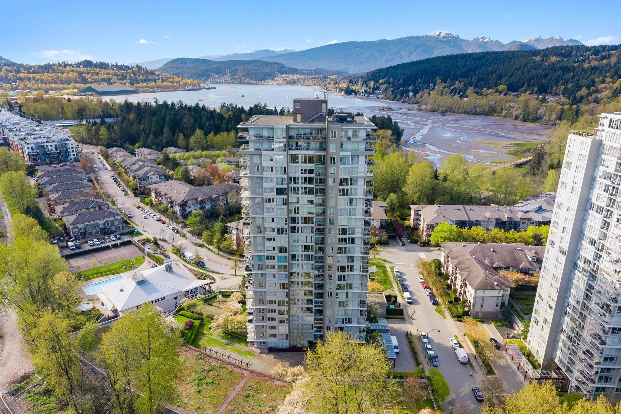 706 651 Nootka Way