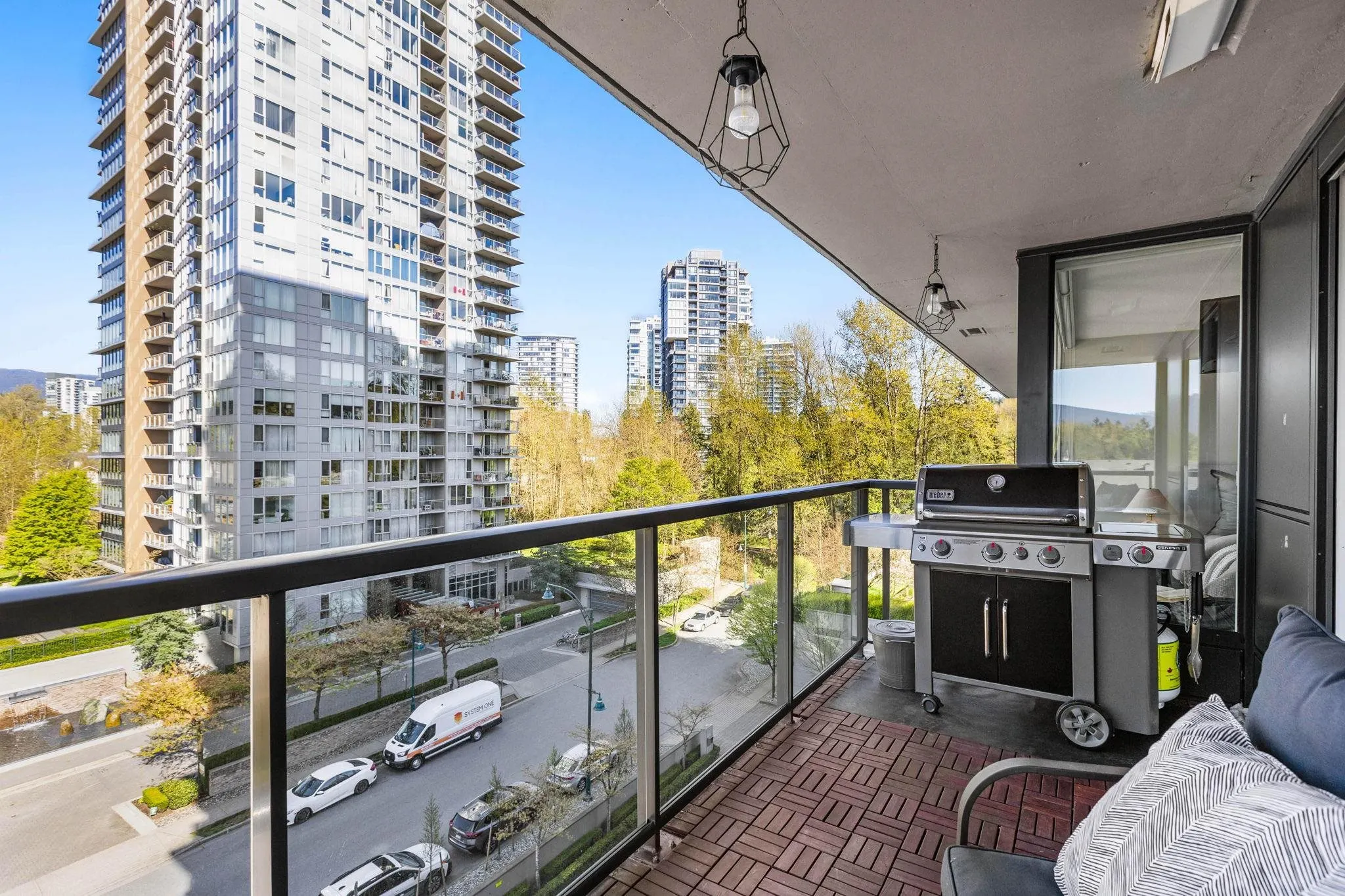706 651 Nootka Way