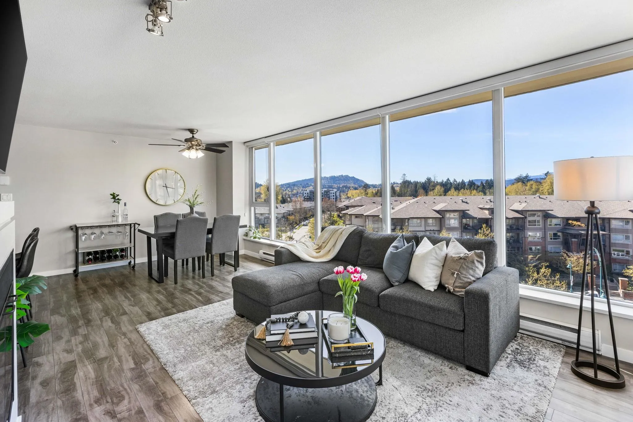 706 651 Nootka Way