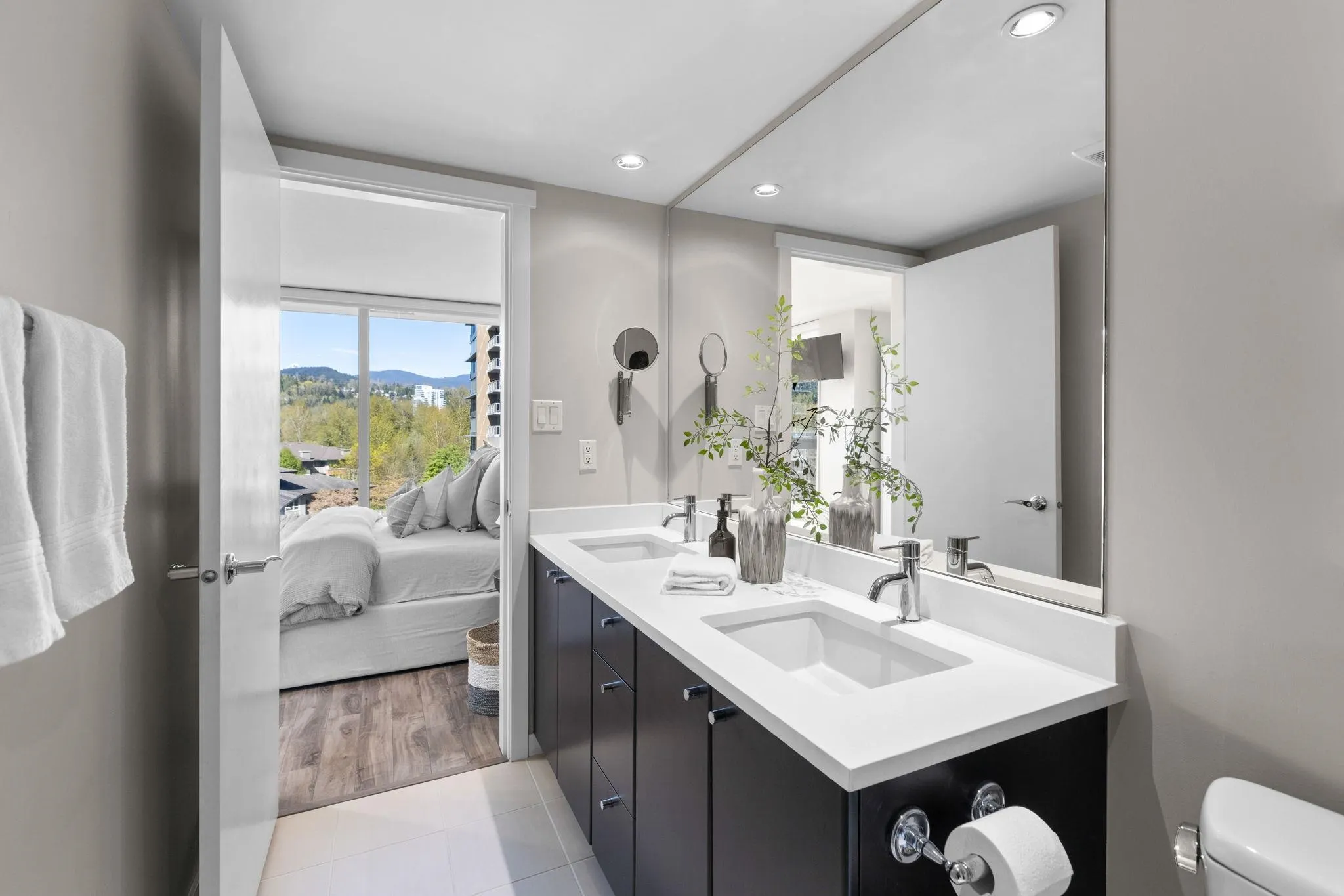 706 651 Nootka Way
