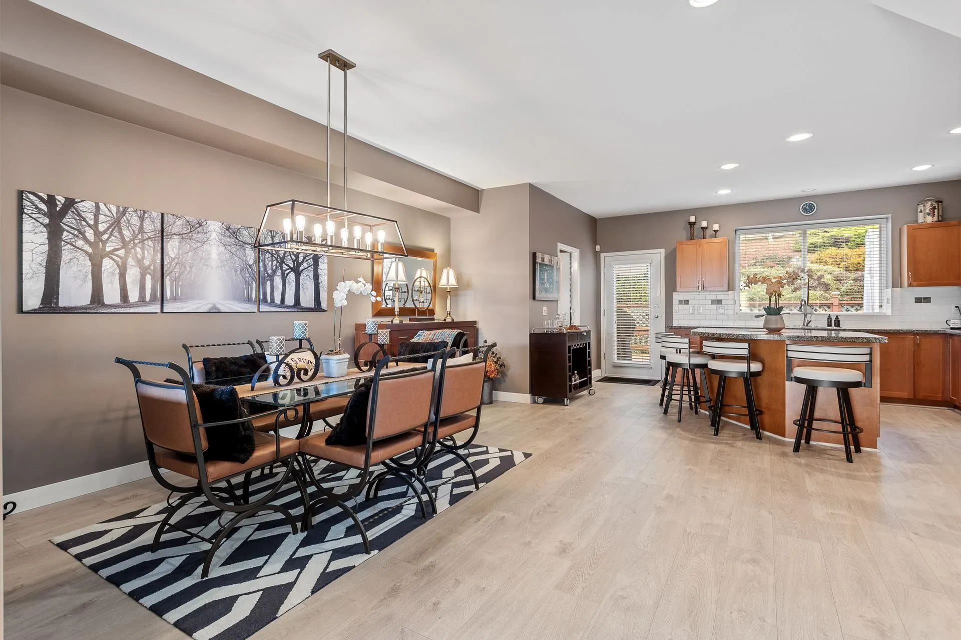 119 Forest Park Way