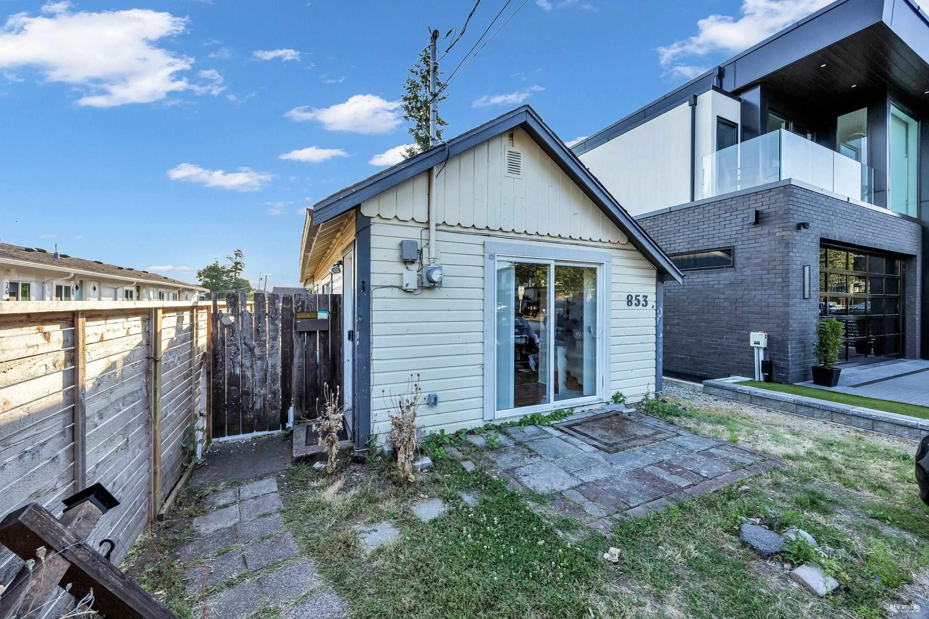 853 Maple Street