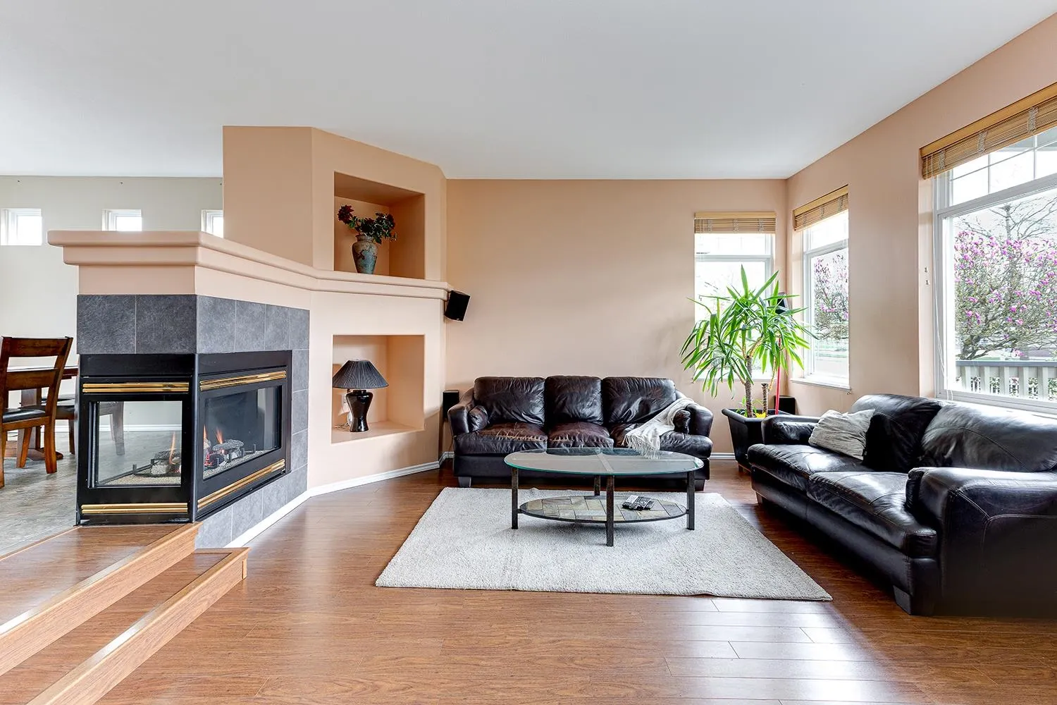 1077 Riverside Drive