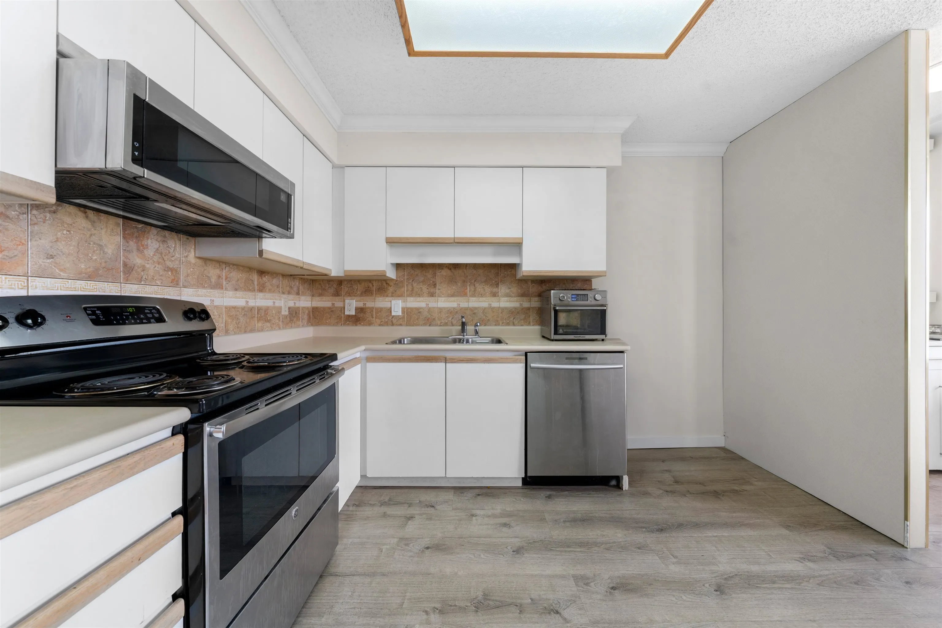 1002 11920 80 Avenue