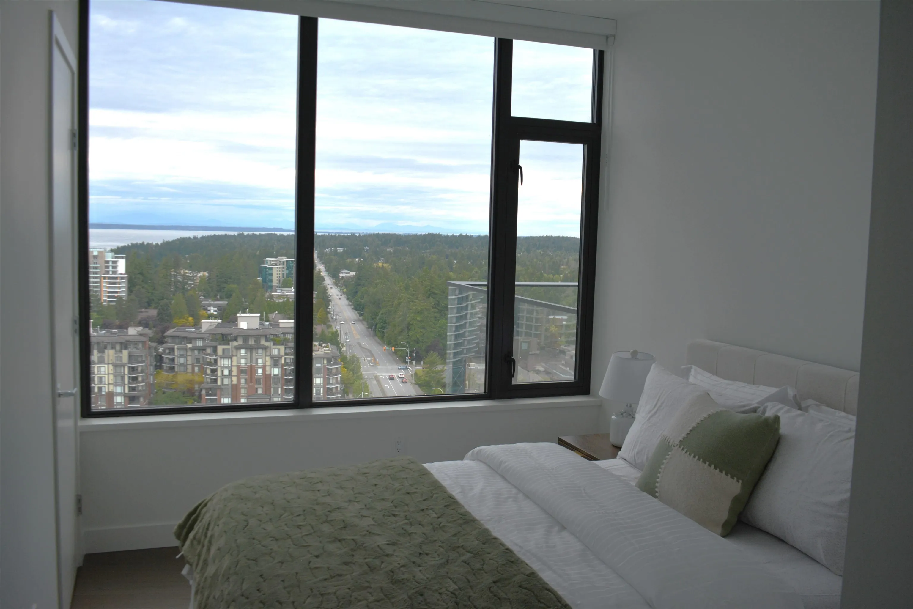 1905 1588 Johnston Road