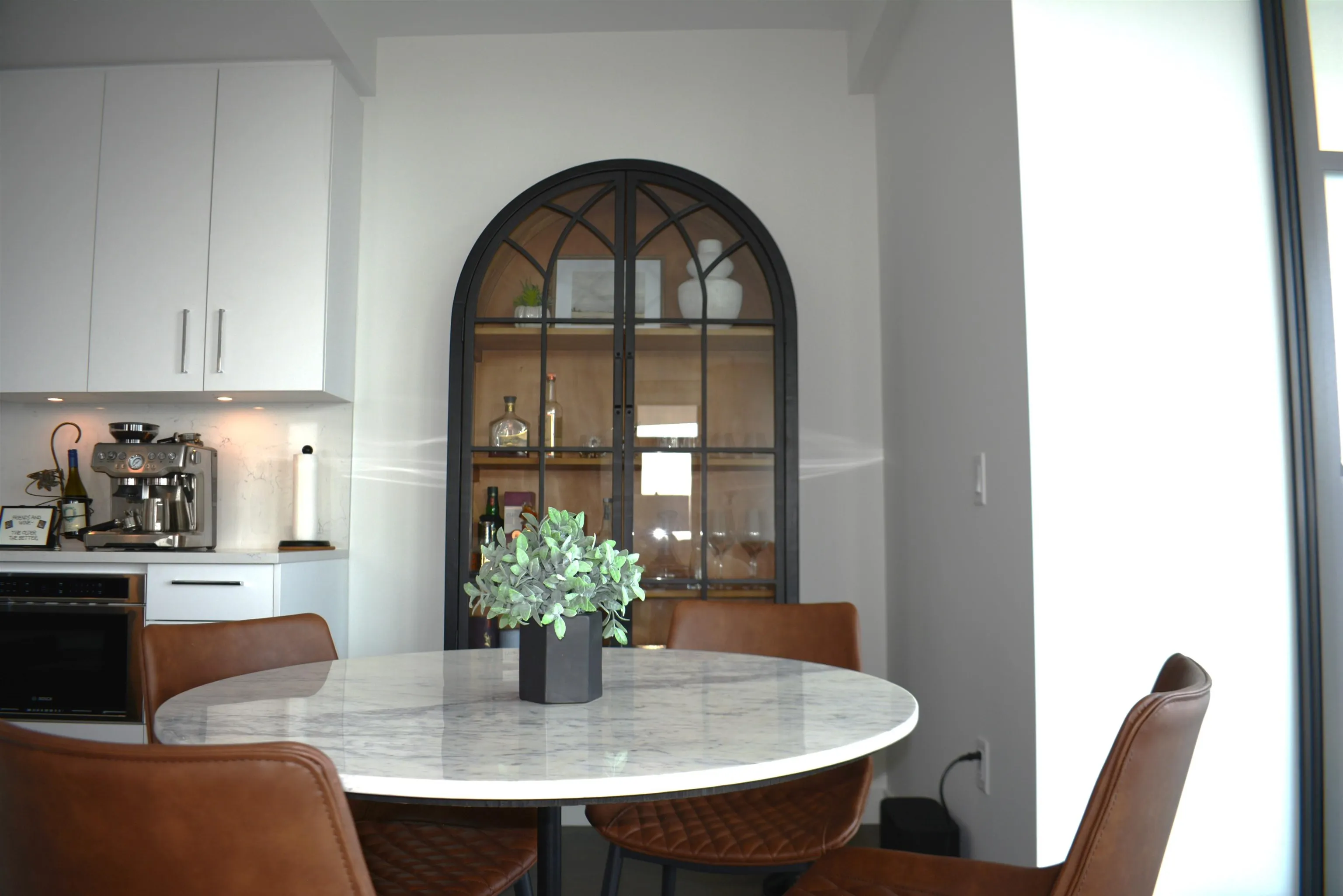 1905 1588 Johnston Road