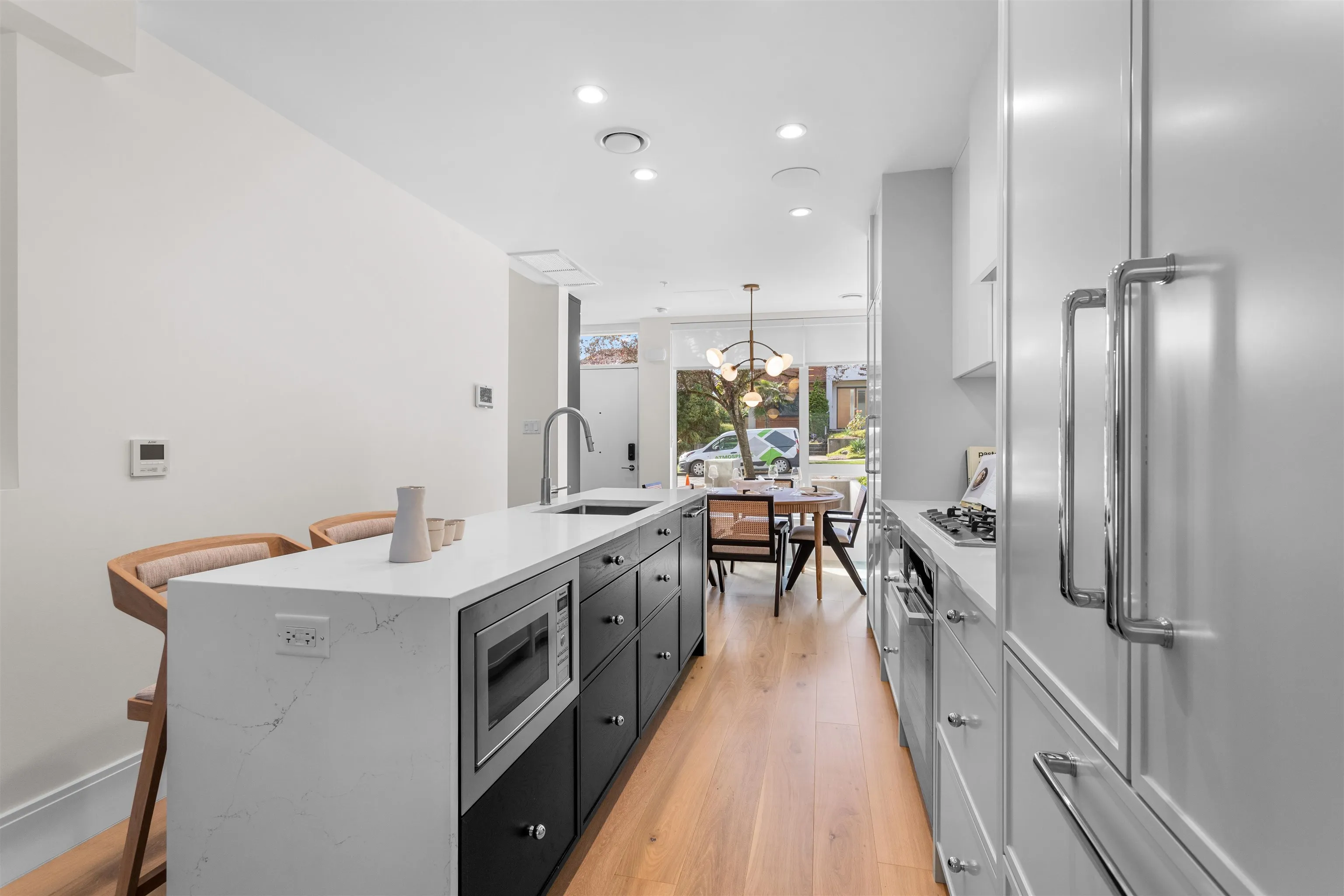 557 W 26th Avenue