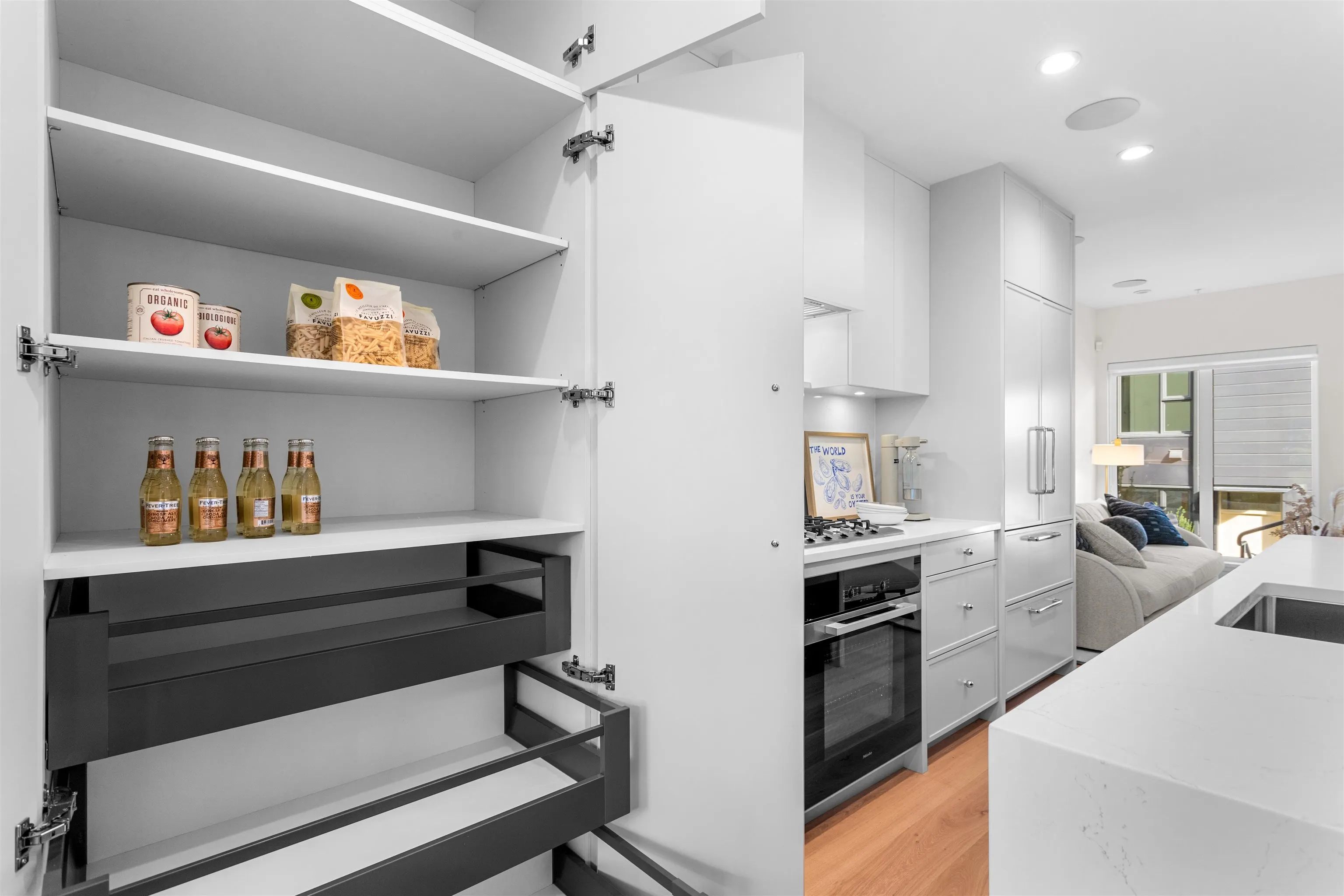 557 W 26th Avenue