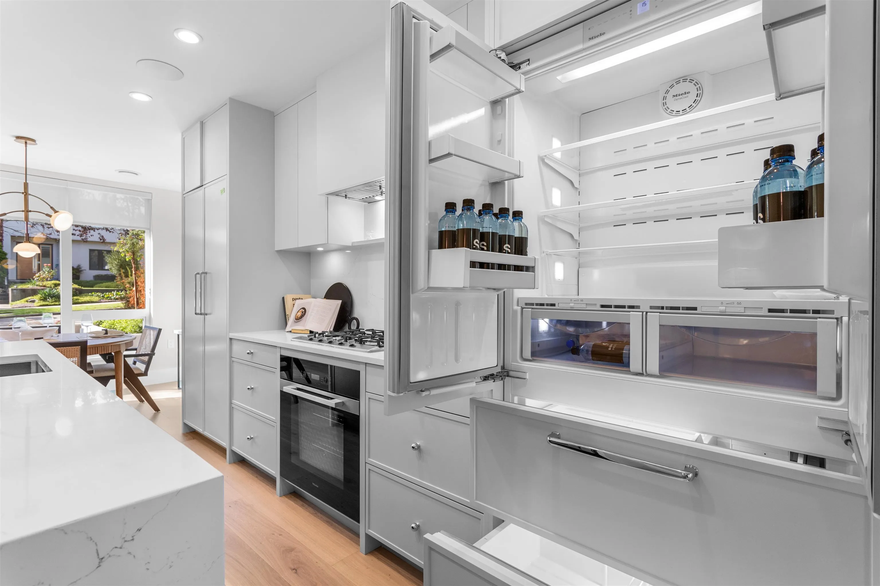 557 W 26th Avenue