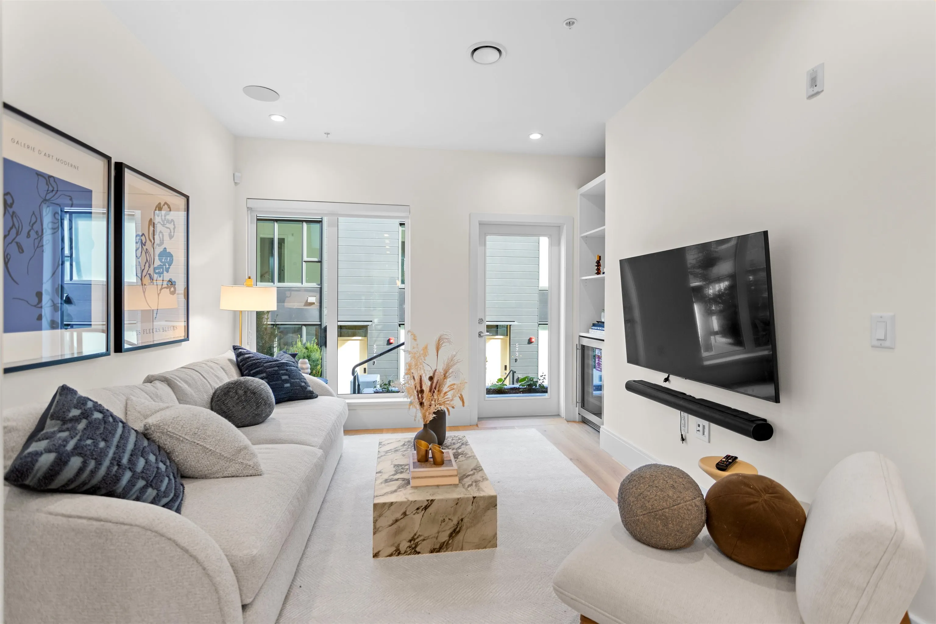 557 W 26th Avenue