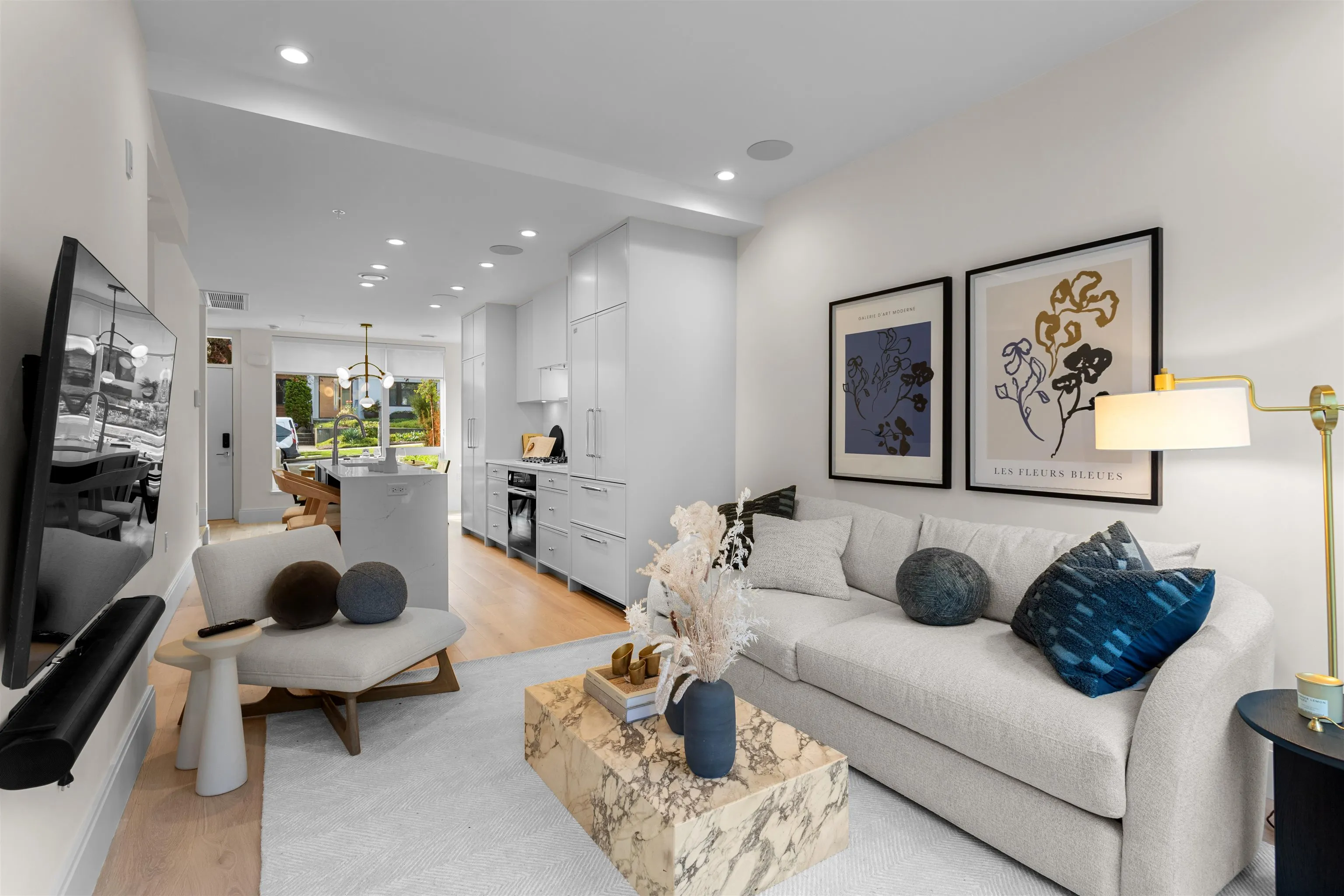 557 W 26th Avenue