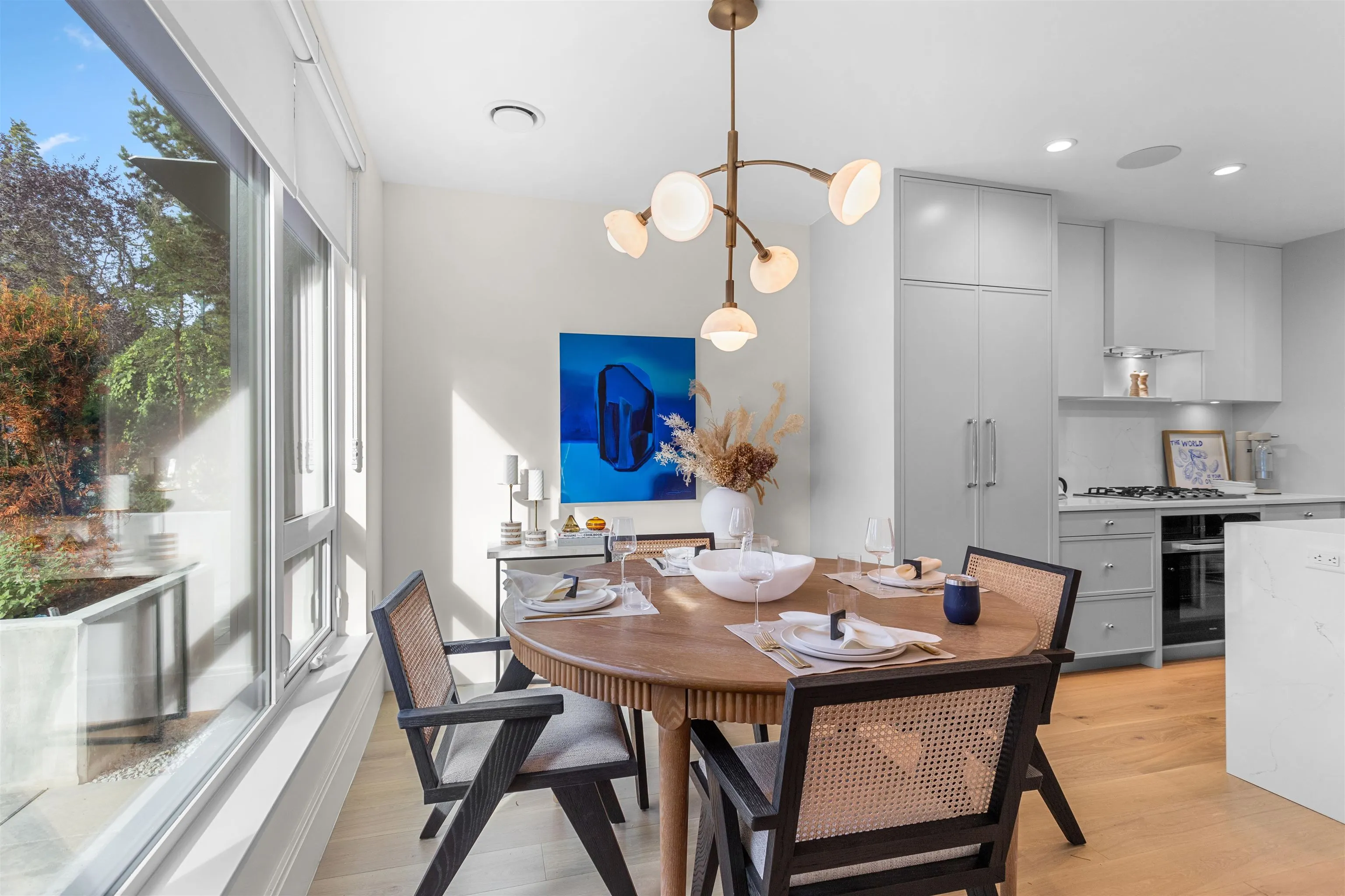 557 W 26th Avenue
