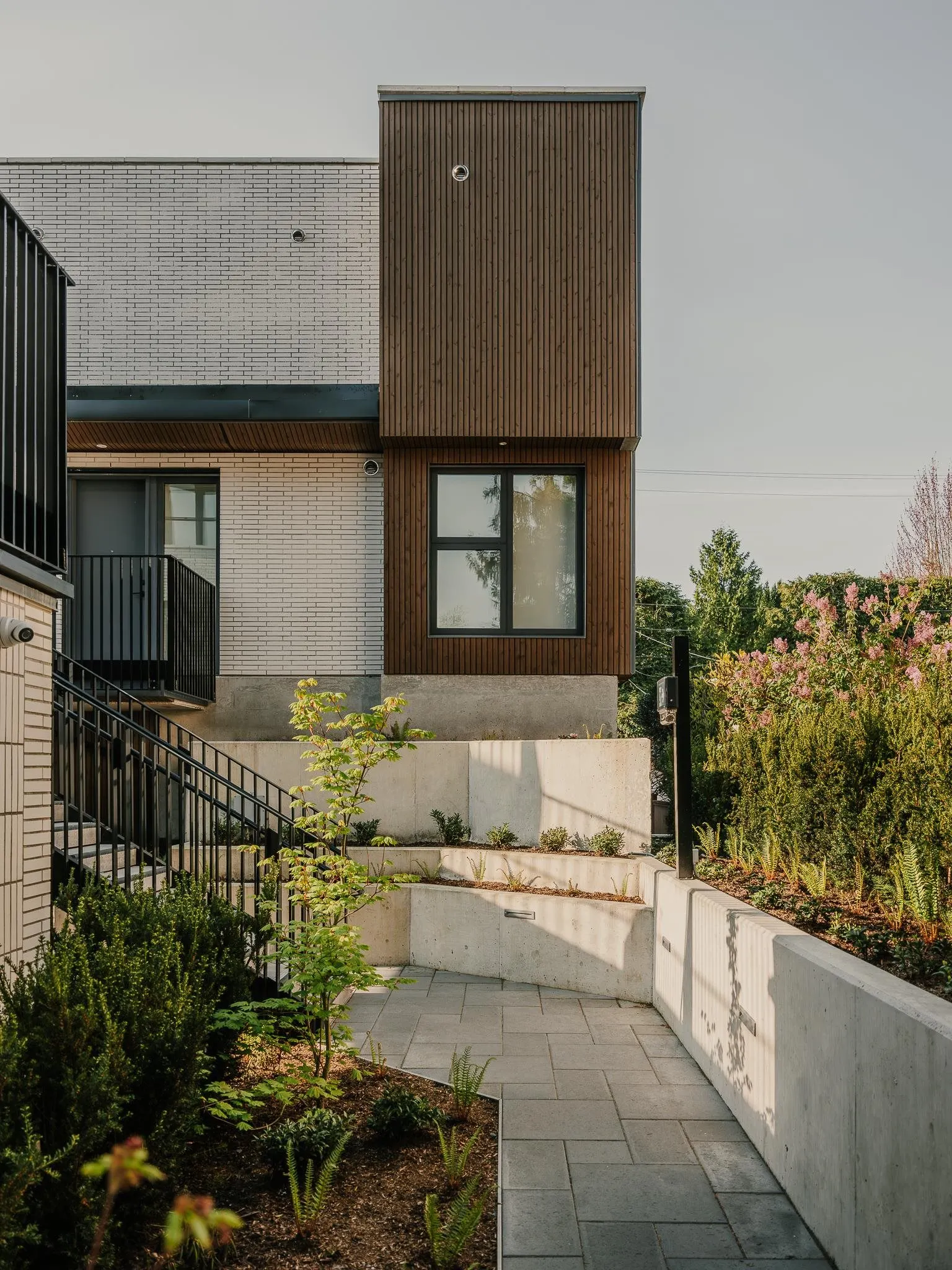 772 W 27th Avenue