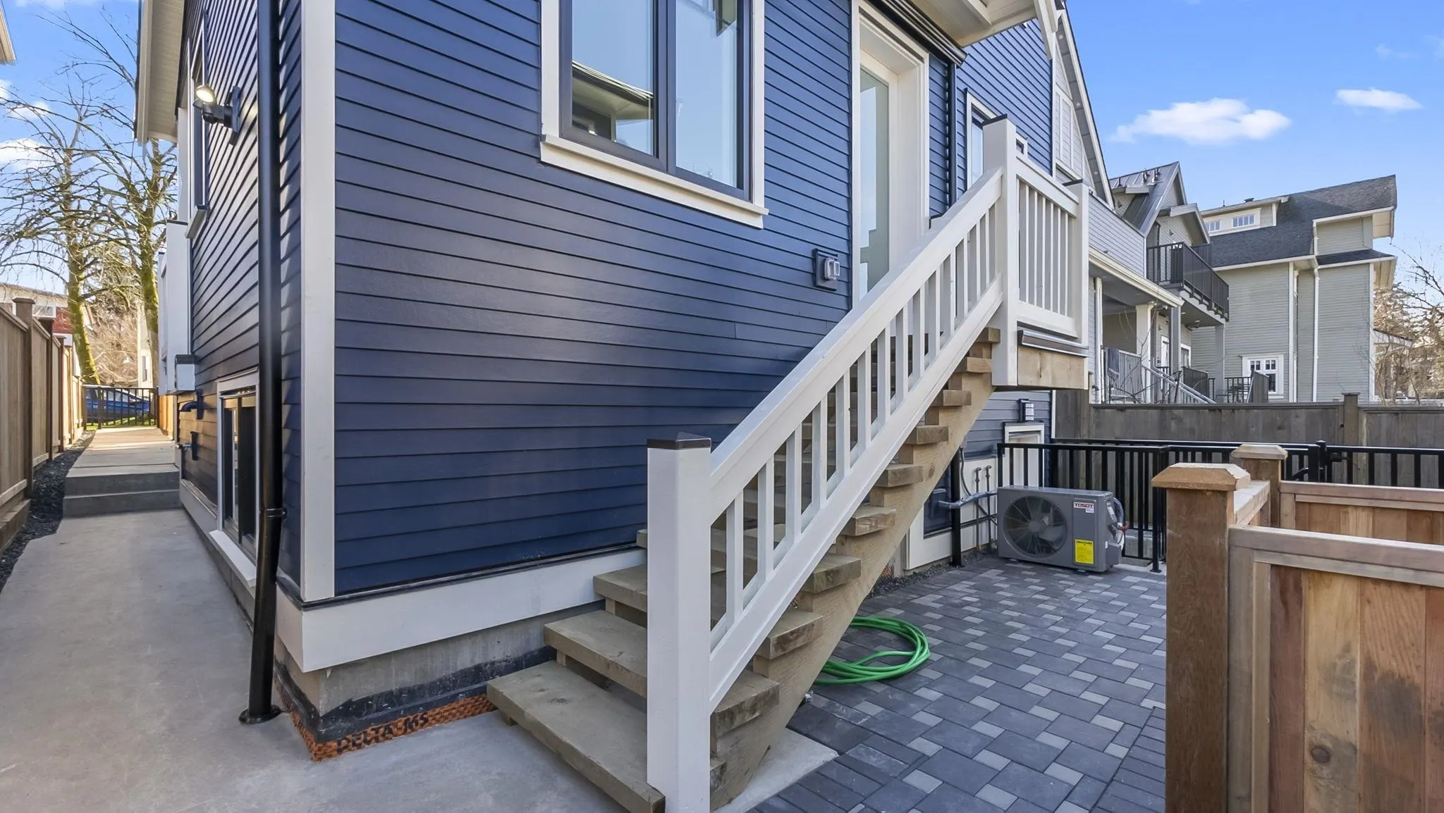 525 E 11th Avenue