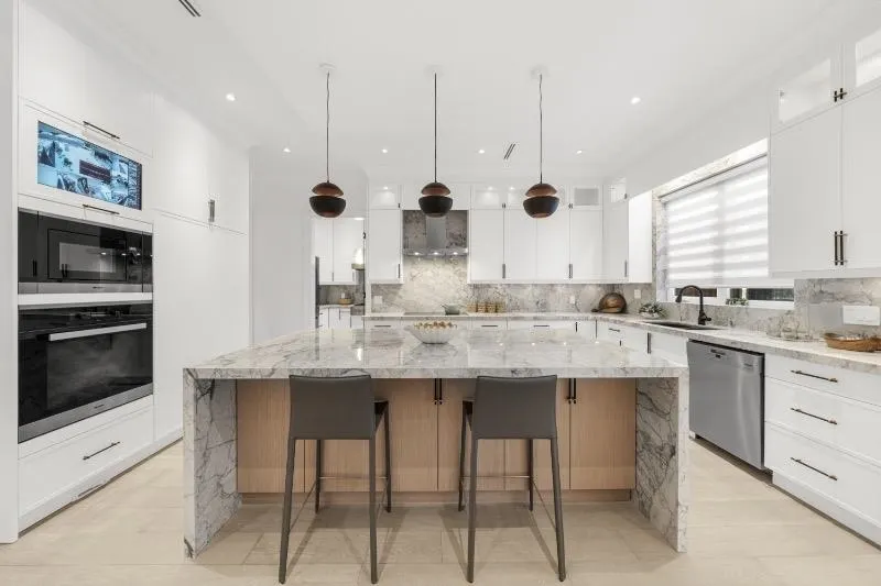 6559 Azure Road