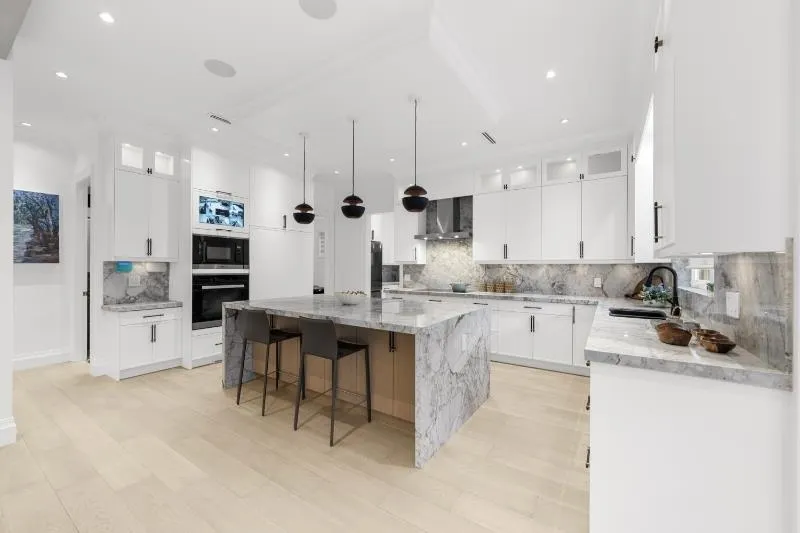 6559 Azure Road