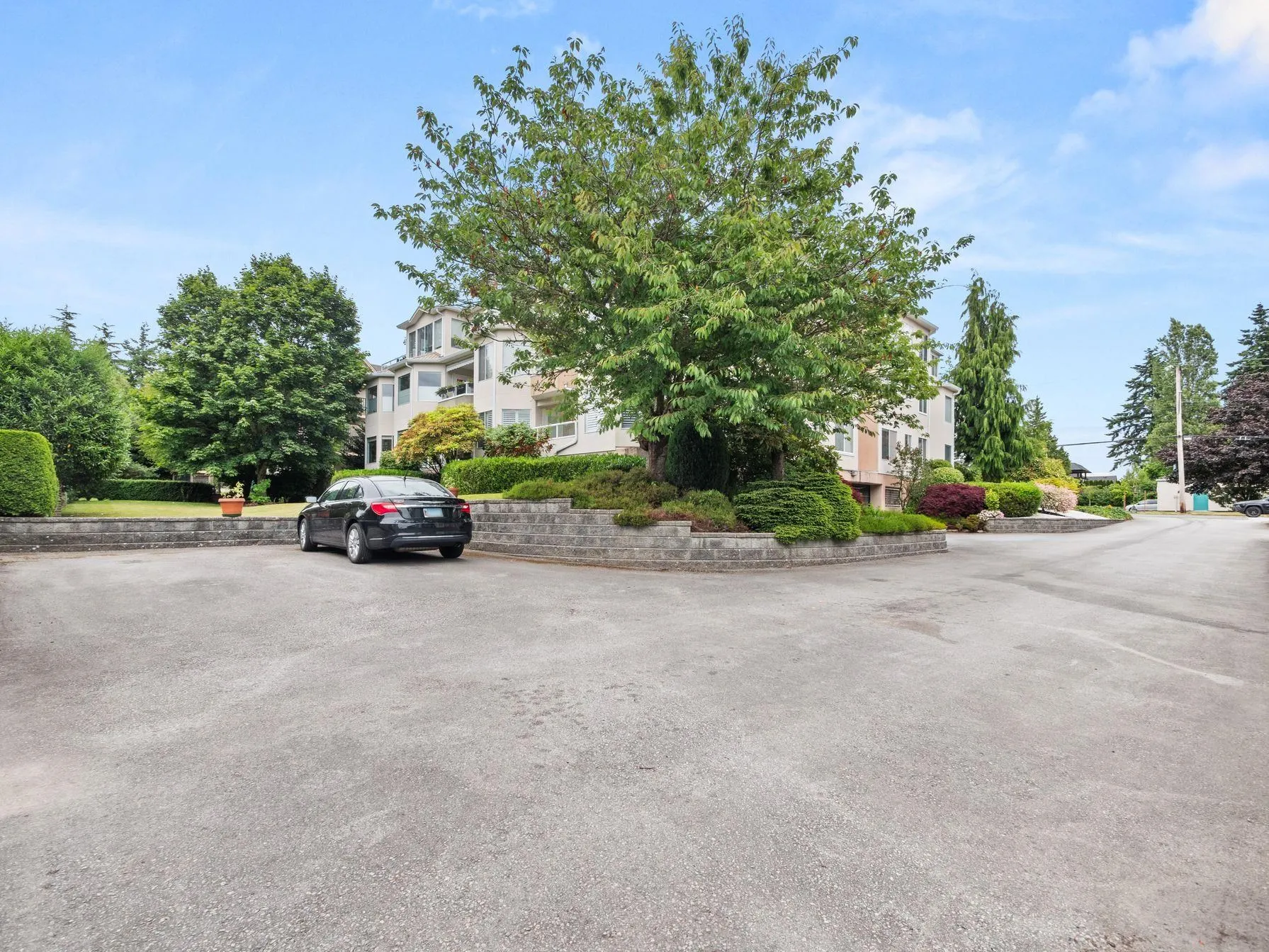 104 1327 Best Street