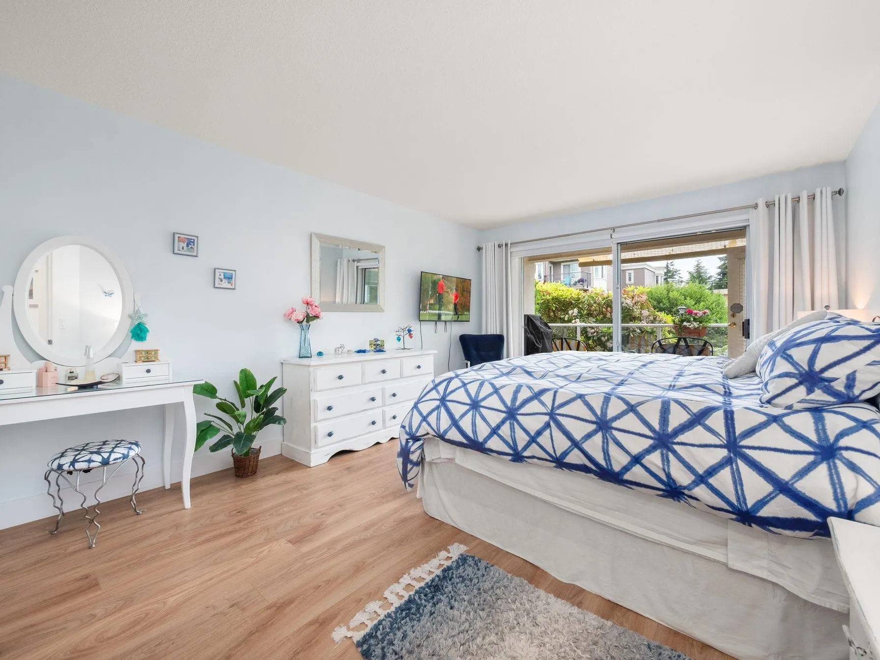 104 1327 Best Street