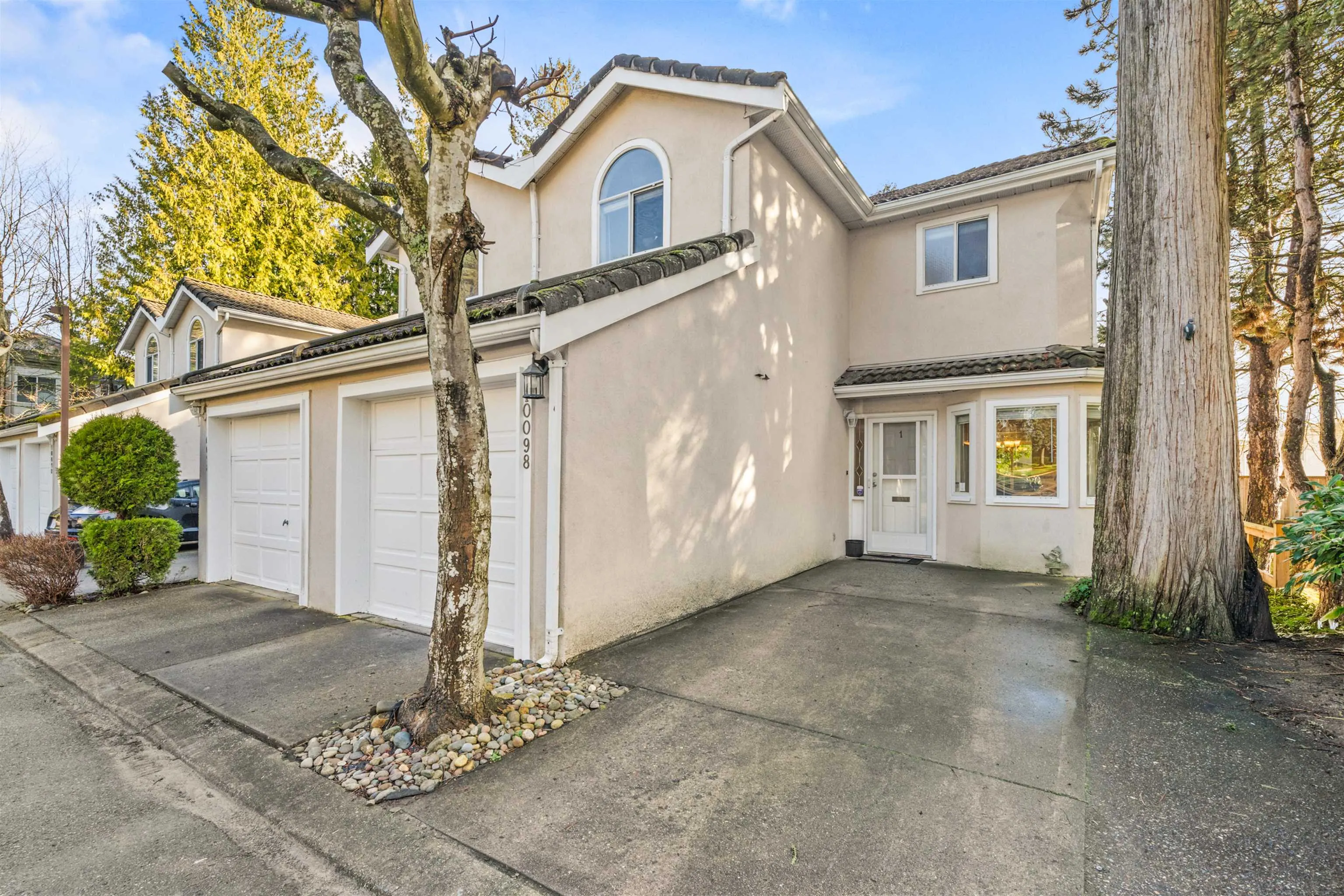 1 10098 154 Street