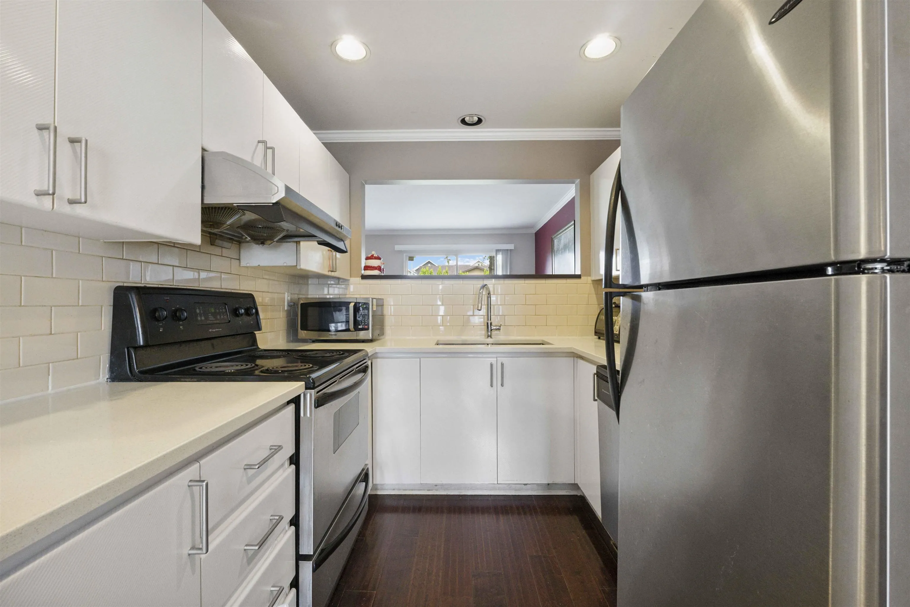 11 10038 155 Street