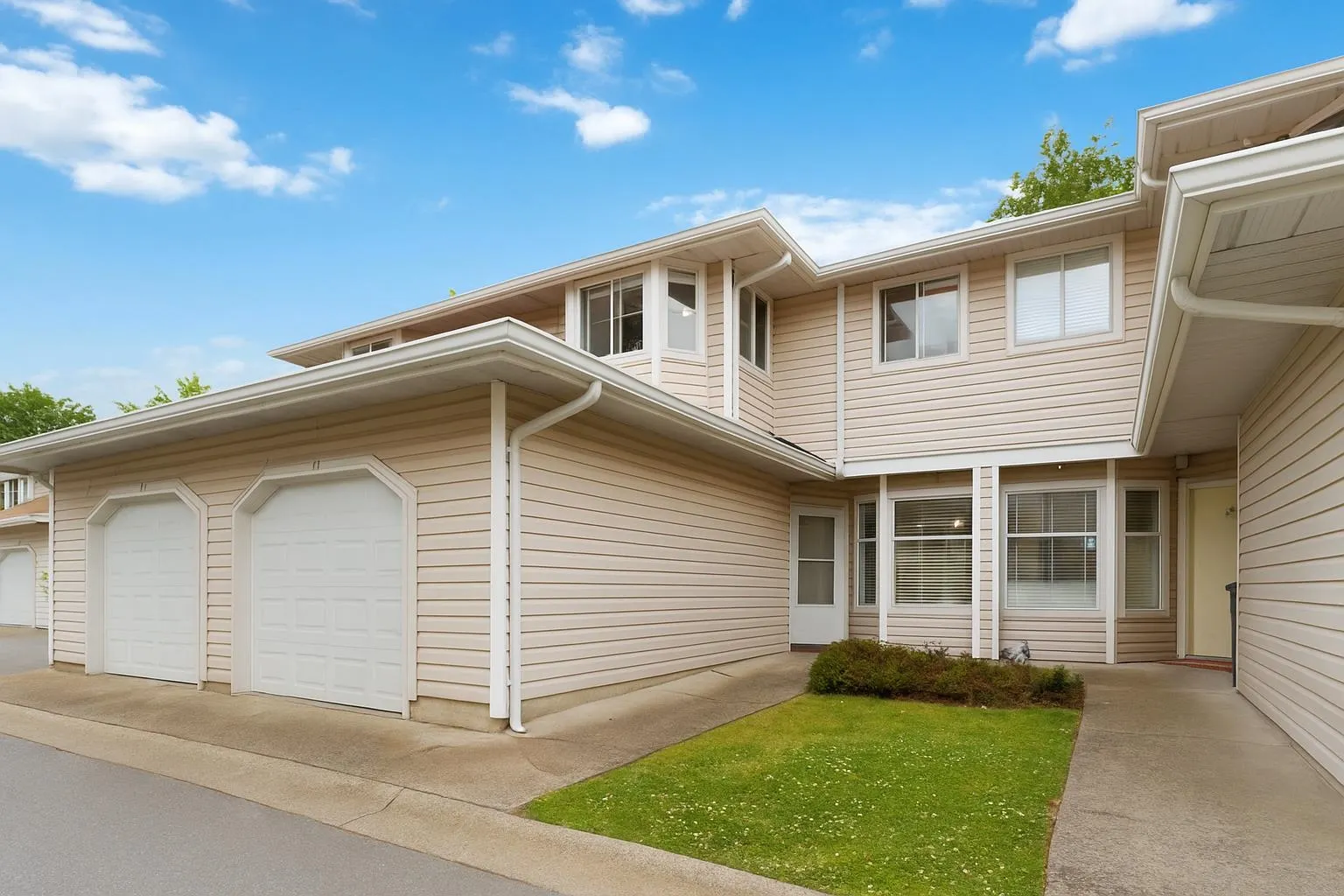 11 10038 155 Street