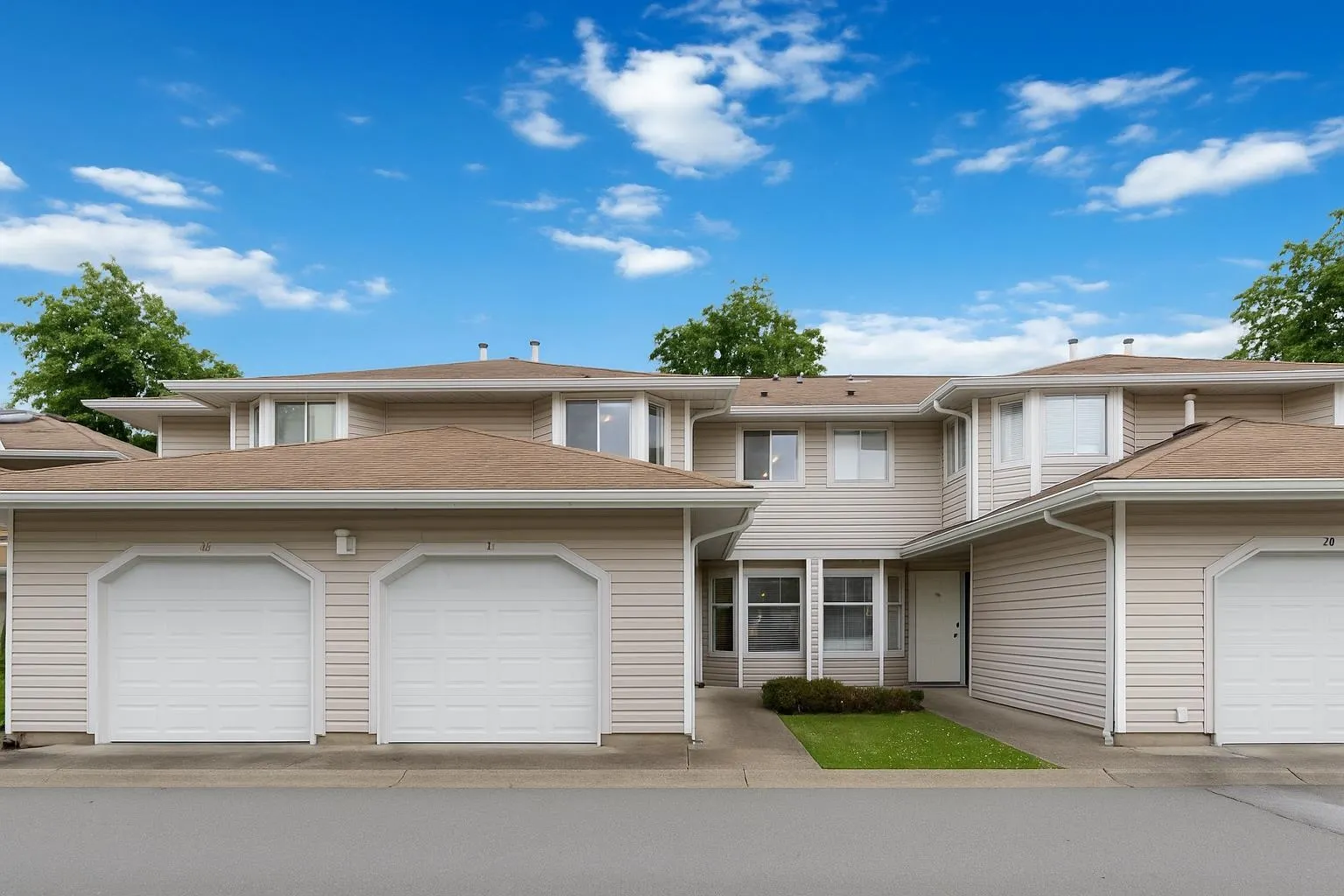 11 10038 155 Street