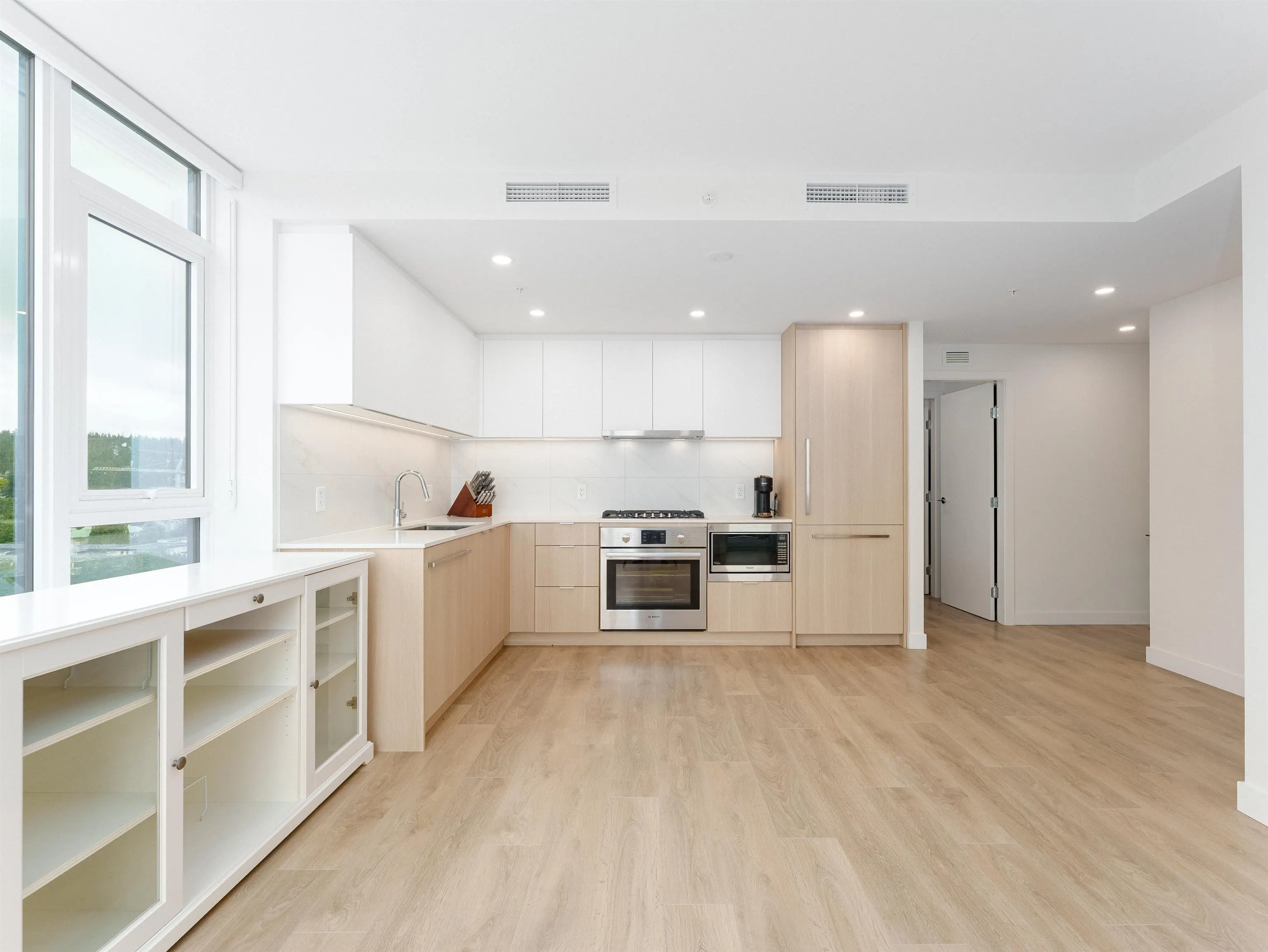 1809 318 Alderson Avenue