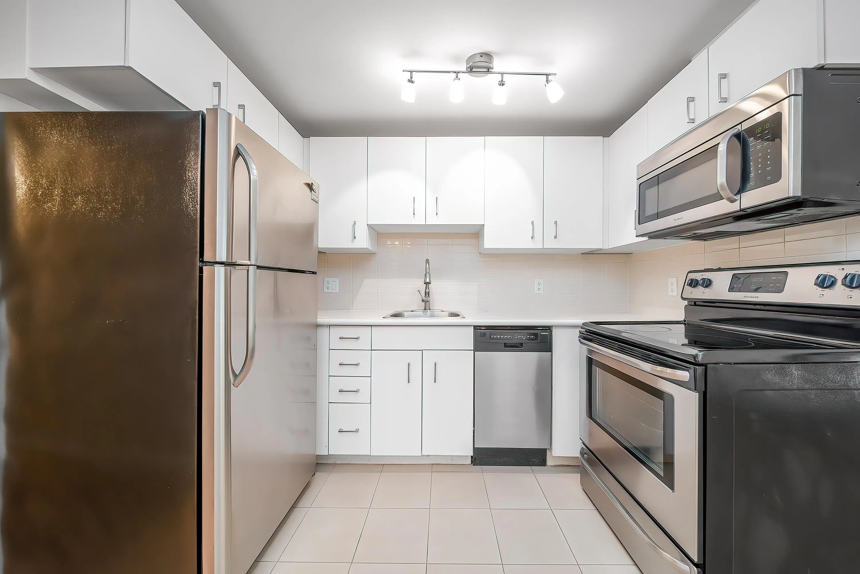 1708 555 Jervis Street
