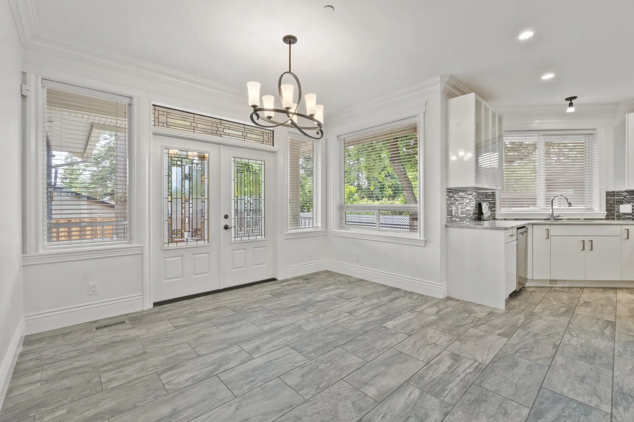 13668 North Bluff Road