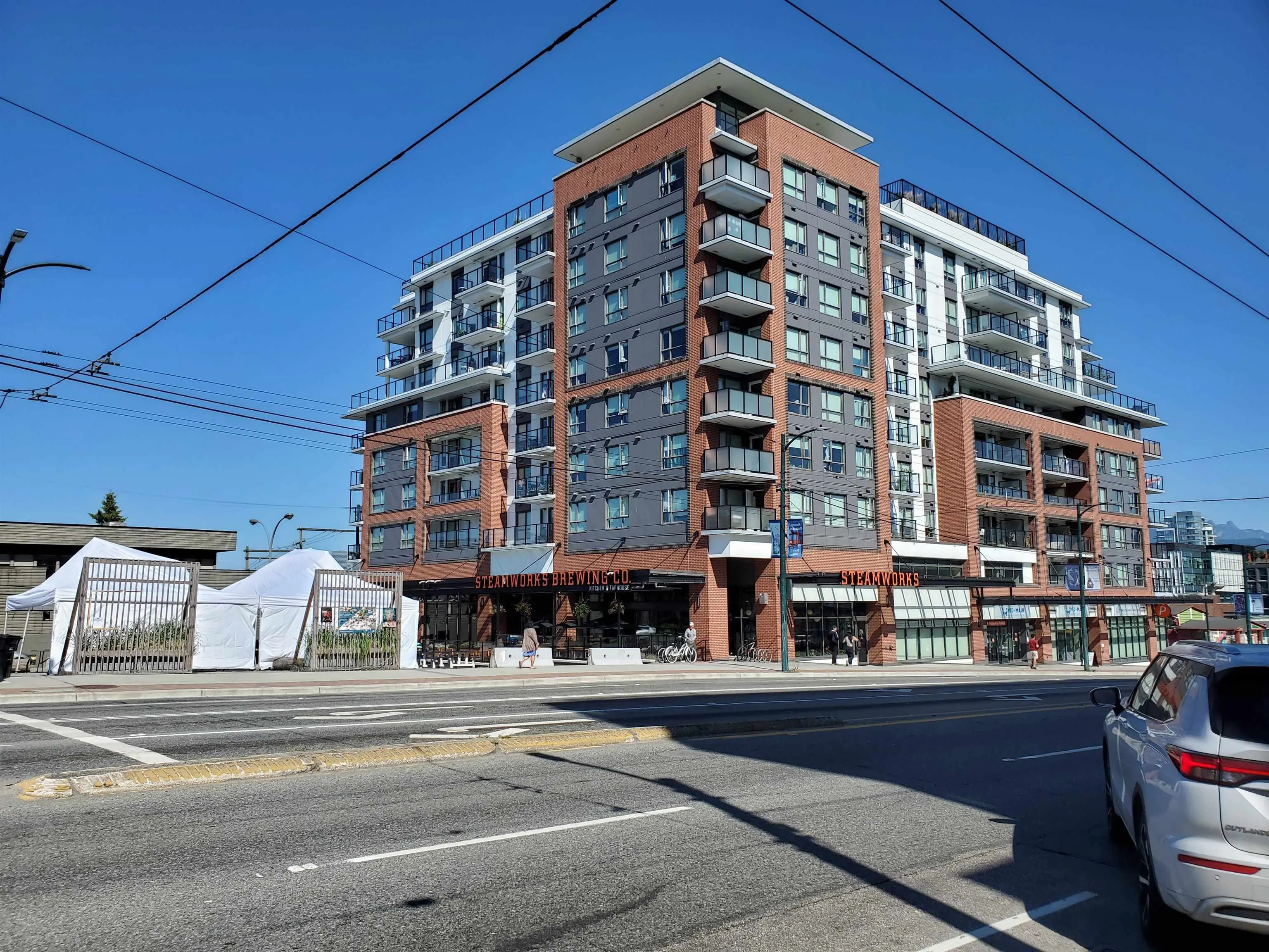 87 E 15th Avenue