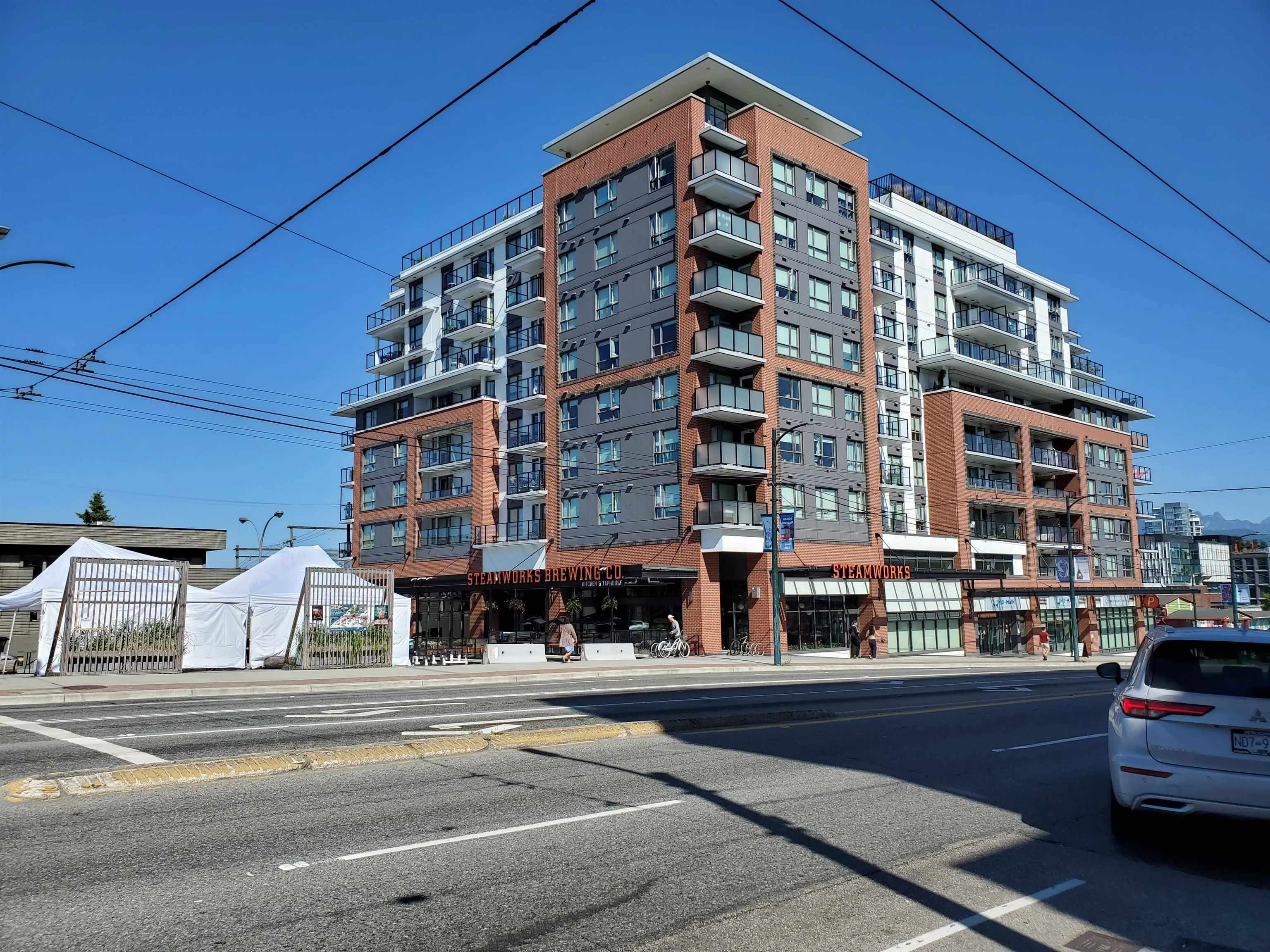 87 E 15th Avenue
