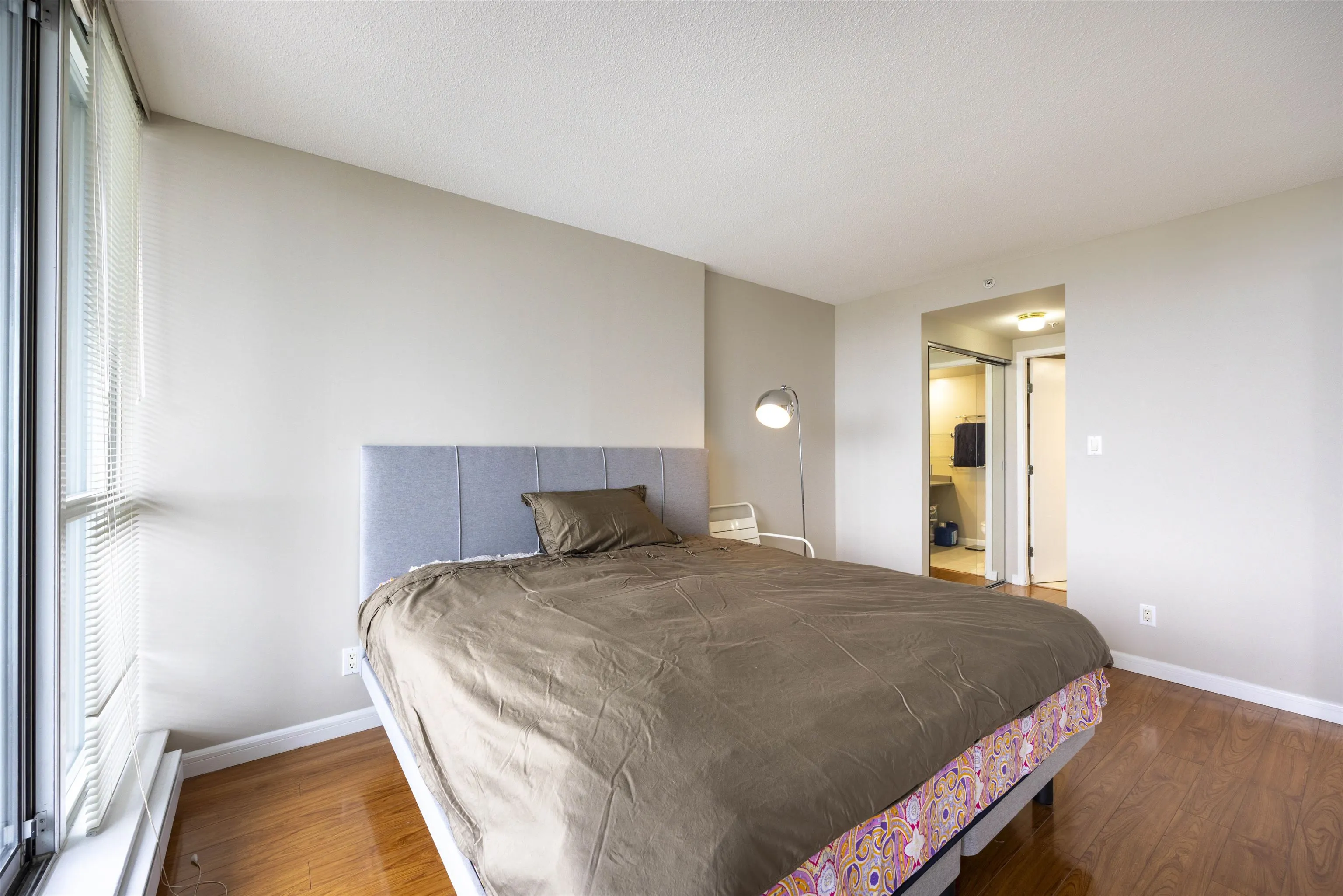 2905 6088 Willingdon Avenue