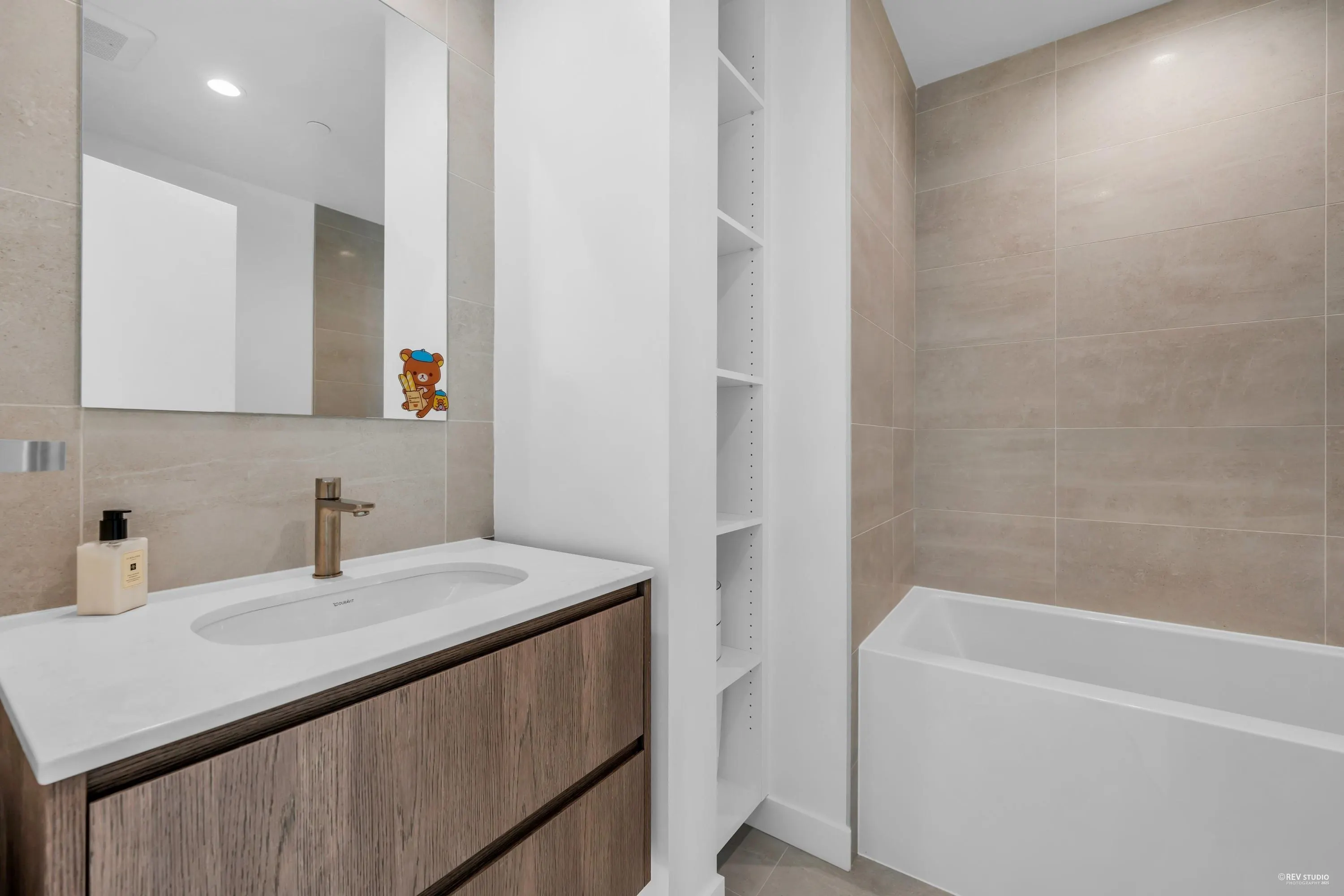 1204 6855 Pearson Way