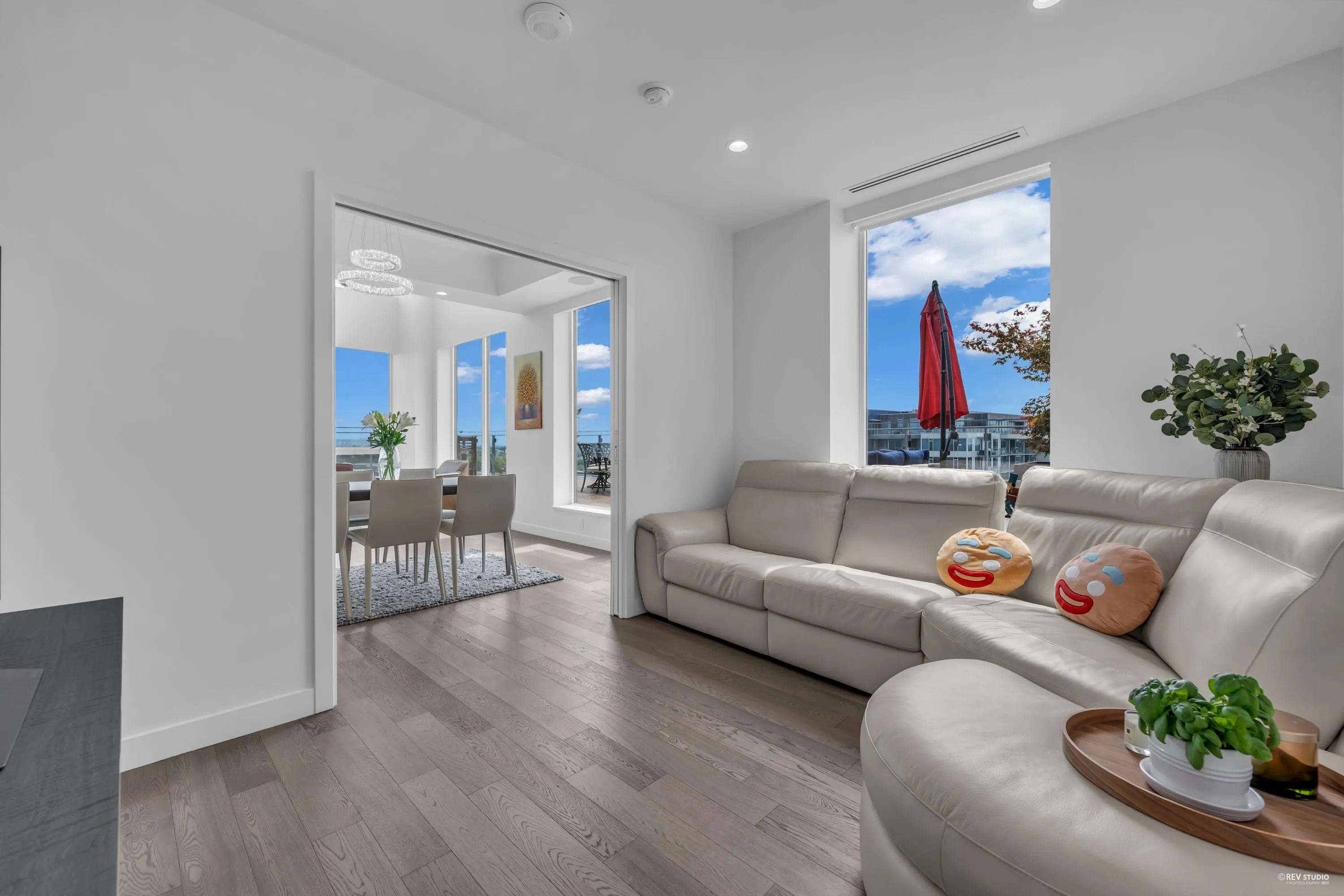 1204 6855 Pearson Way