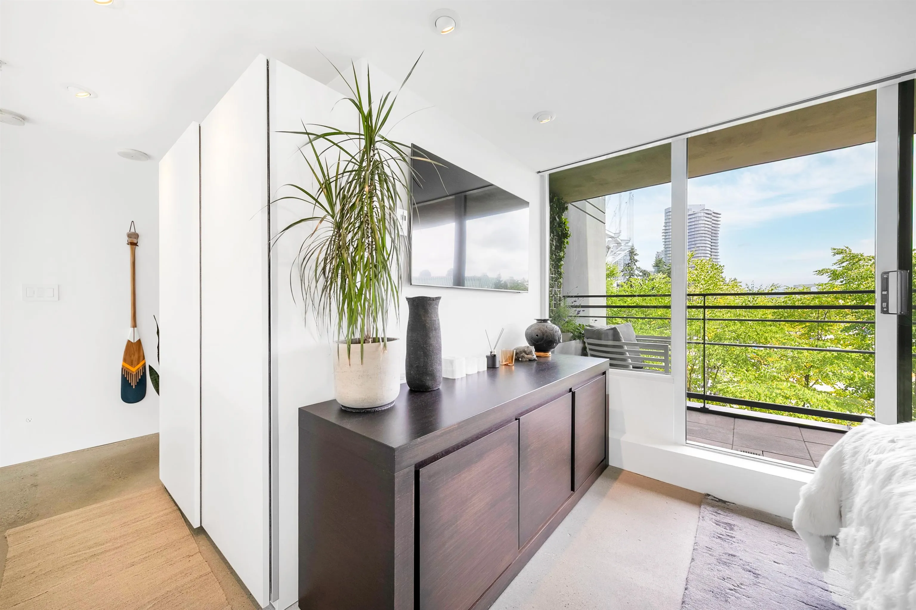 307 29 Smithe Mews