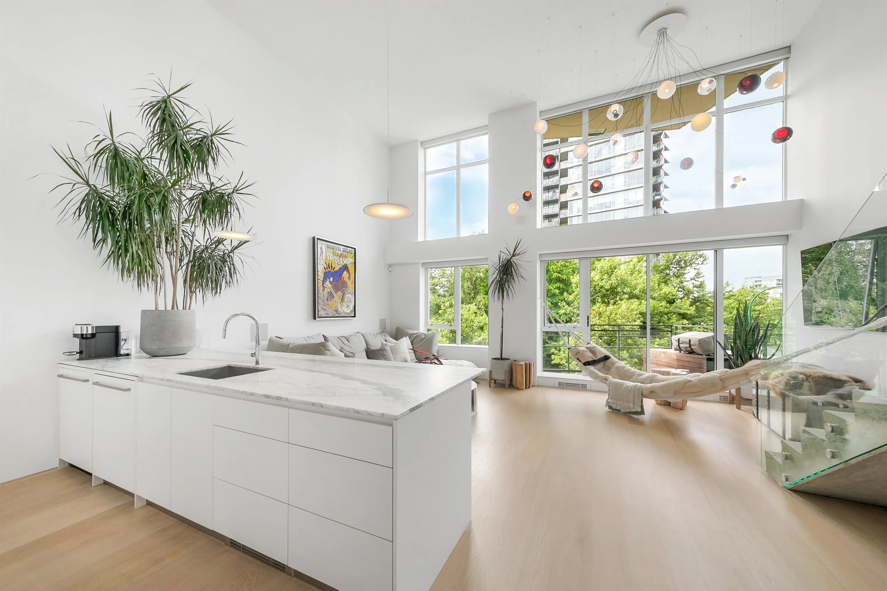 307 29 Smithe Mews