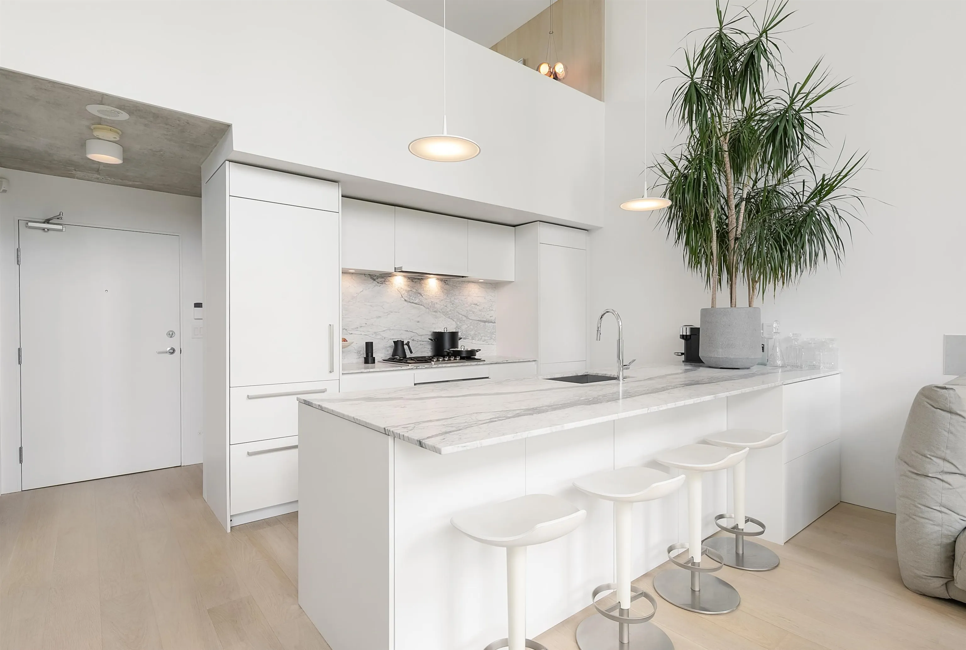 307 29 Smithe Mews