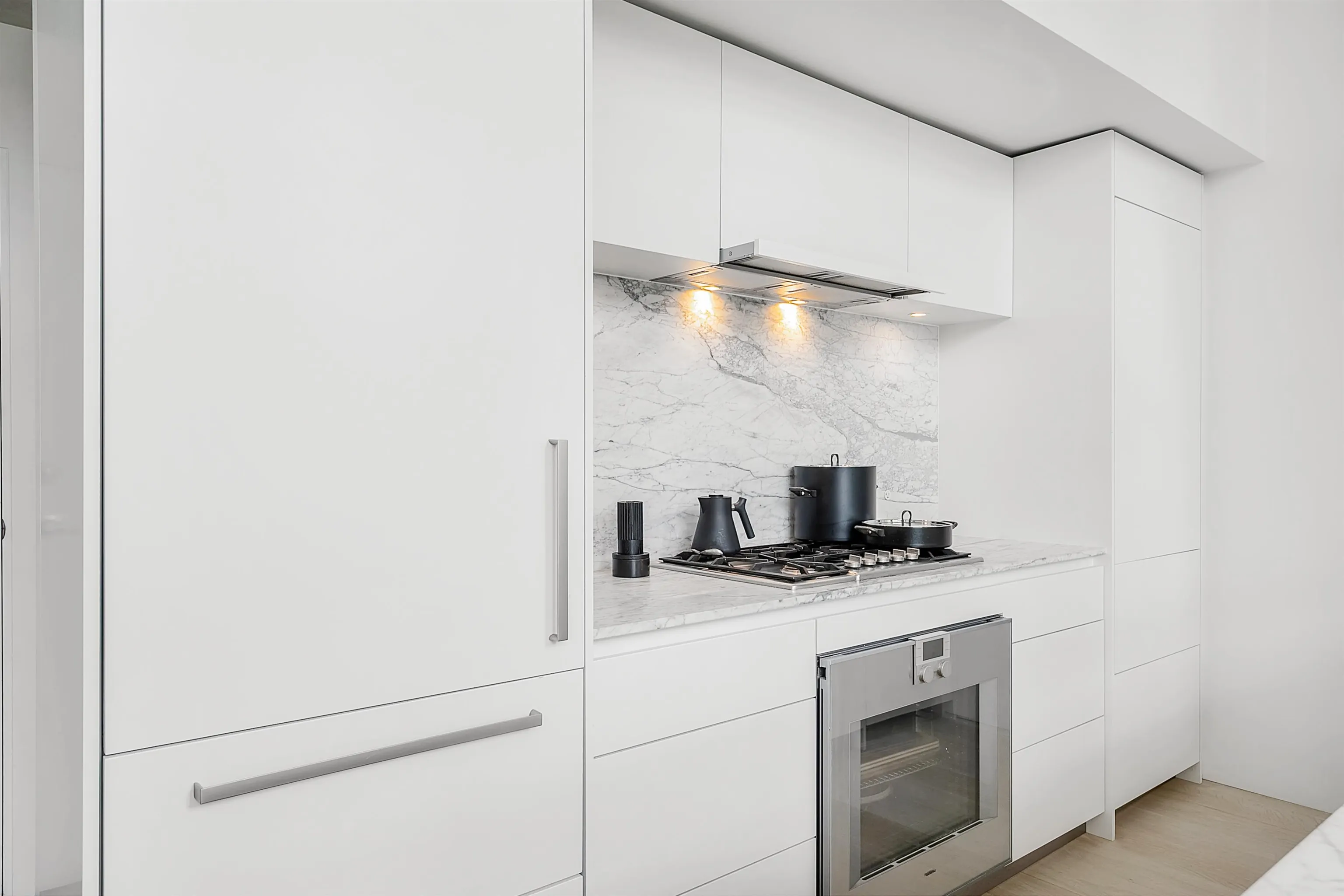 307 29 Smithe Mews
