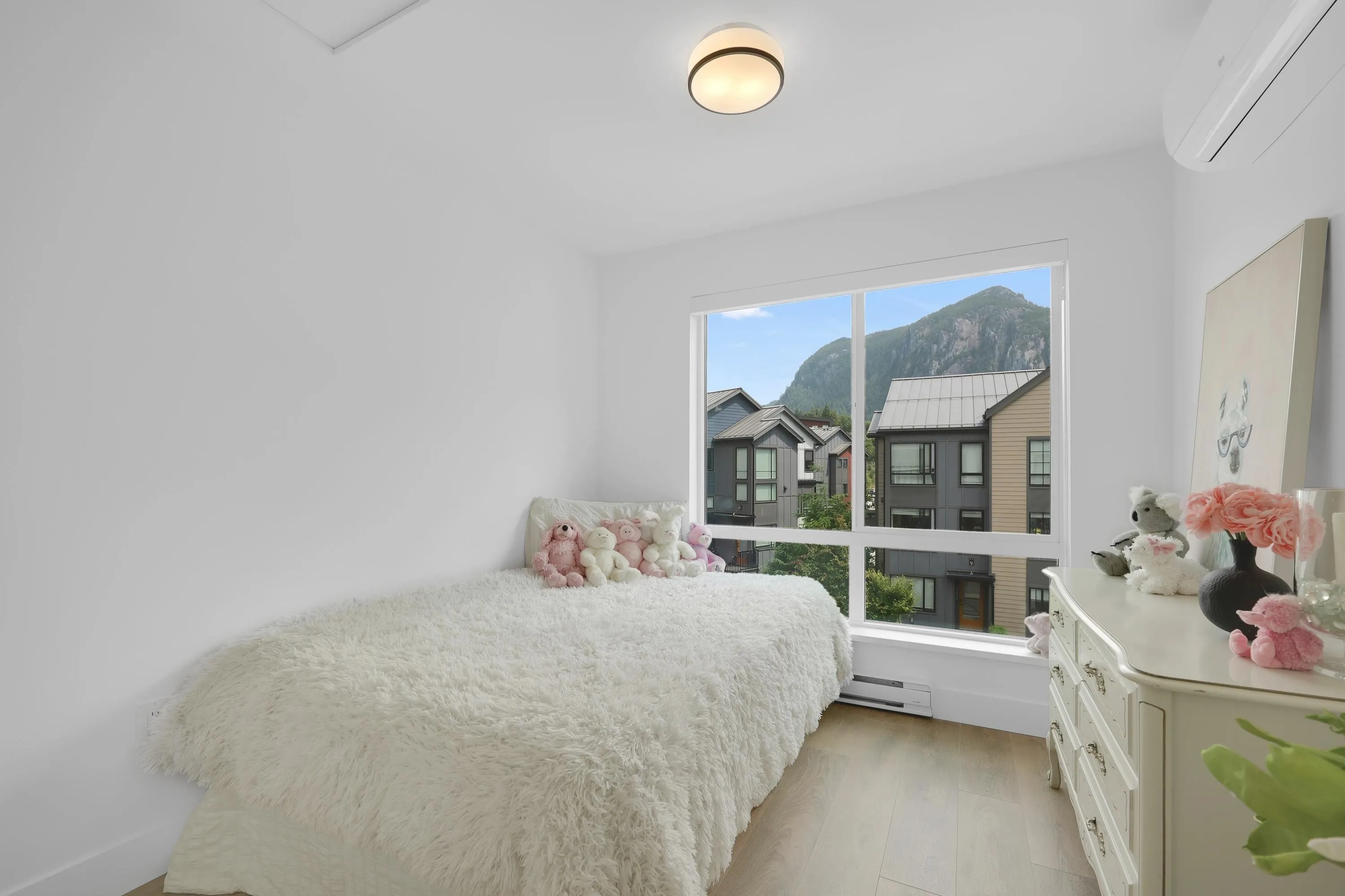 38043 Helm Way