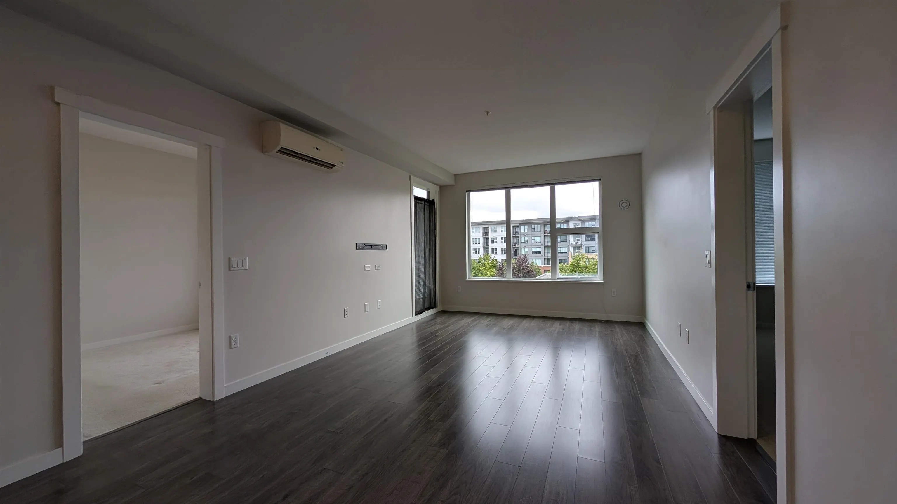 406 9311 Alexandra Road