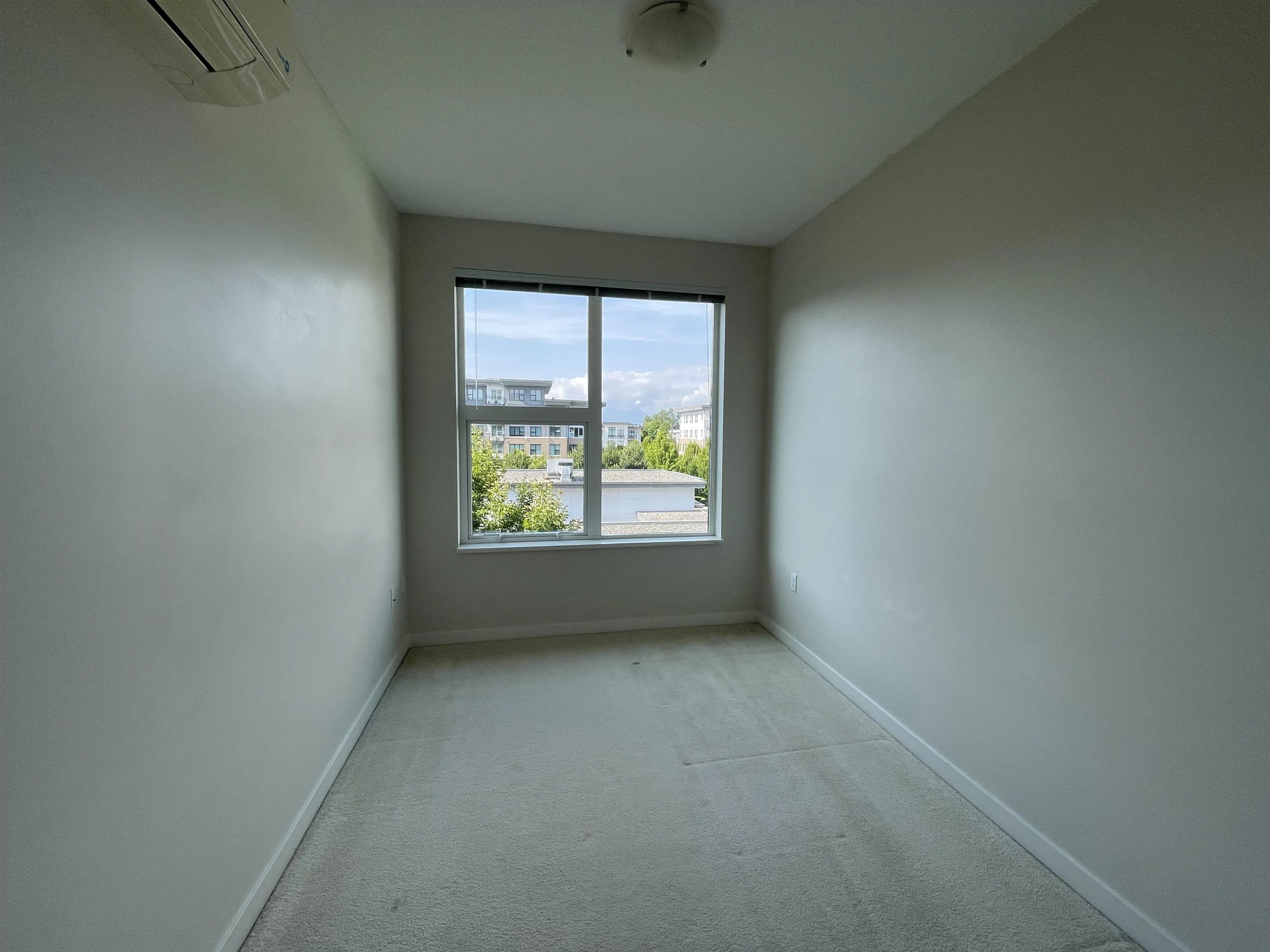 406 9311 Alexandra Road
