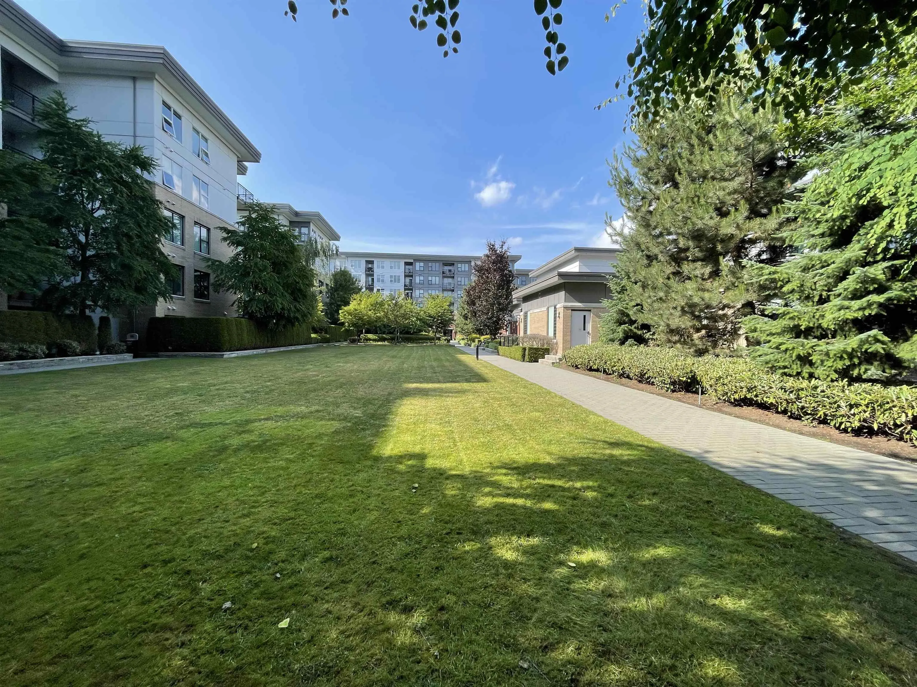 406 9311 Alexandra Road